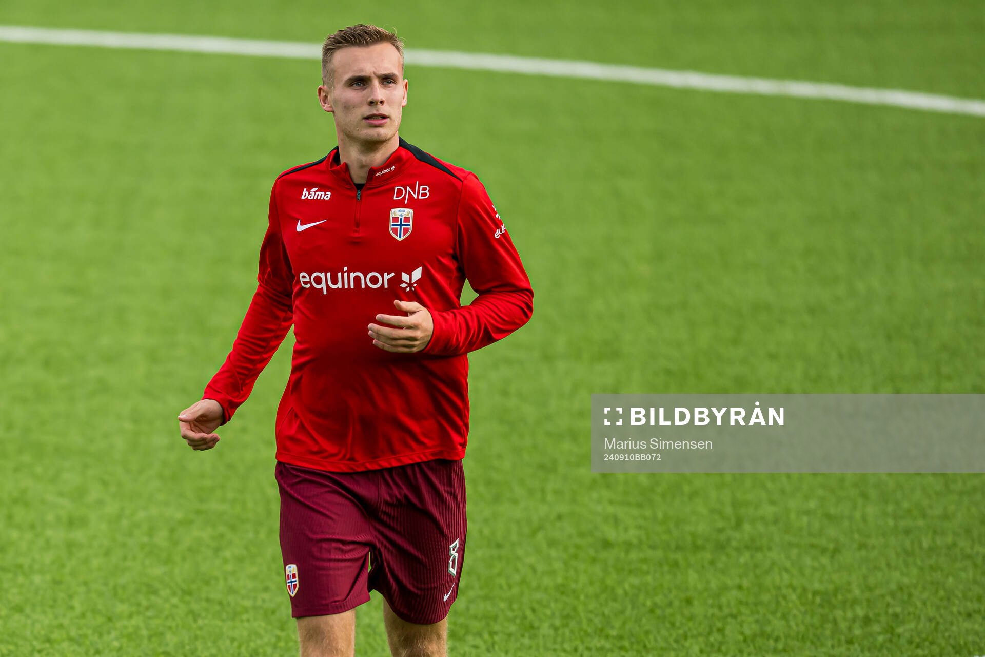Sivert Heggheim Mannsverk of Norway warms up