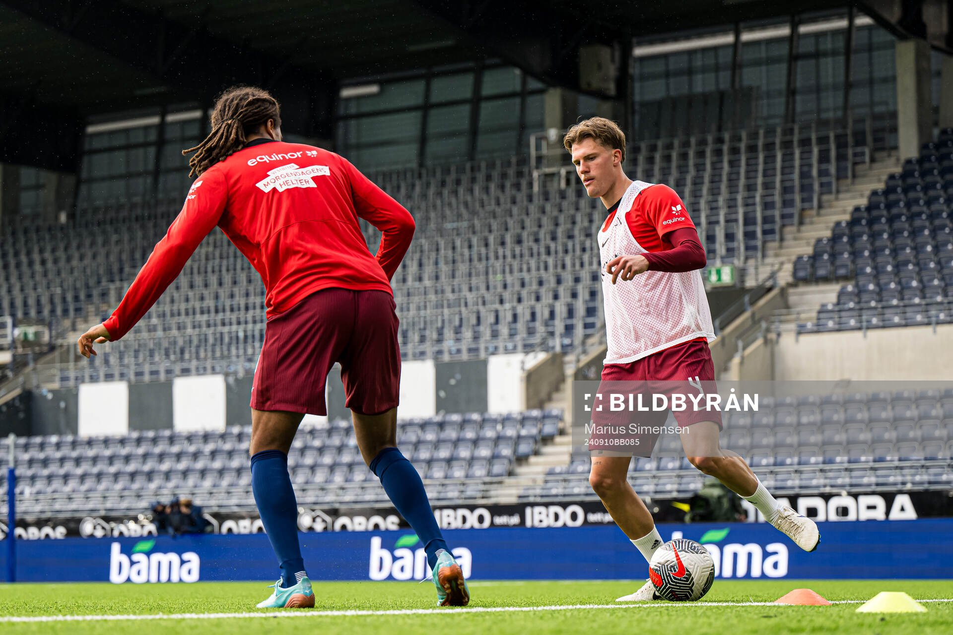 Leo Fuhr Hjelde of Norway warms up
