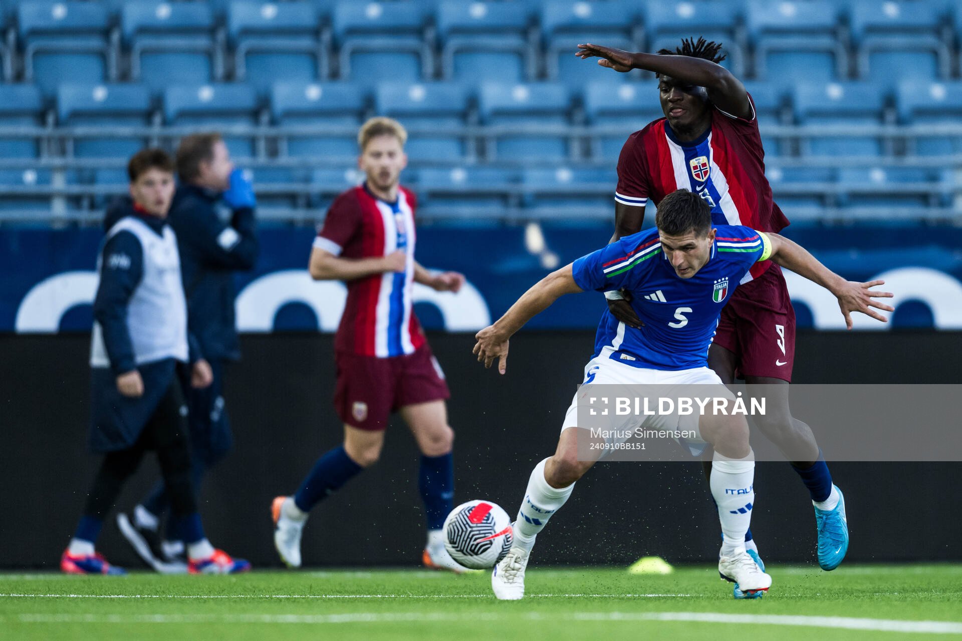 Lorenzo Pirola Kaptein of Italy and Seedyahmed Tijan Jatta