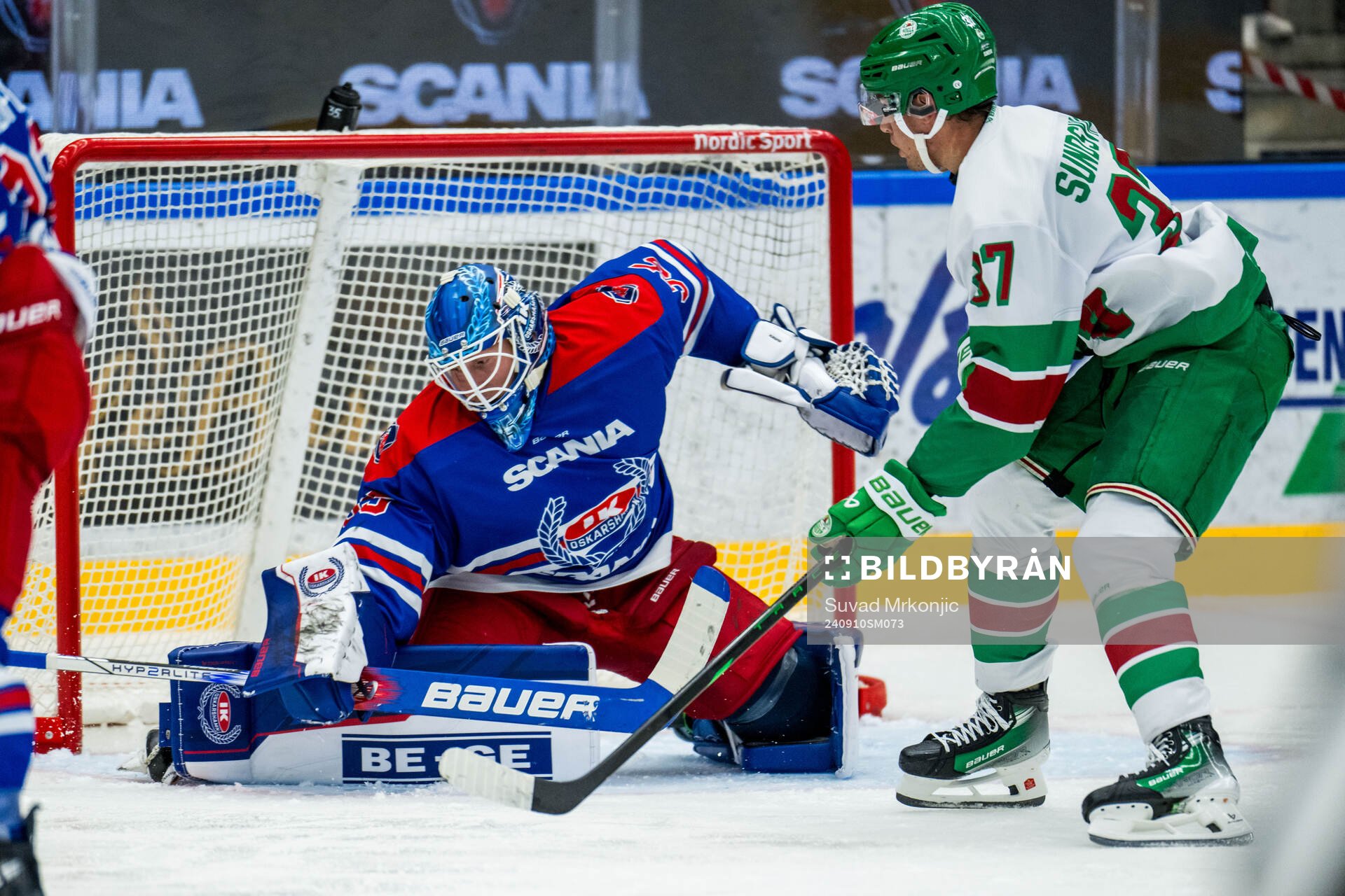 Oskarshamns målvakt Emil Kruse och Rögles Albin Sundsvik