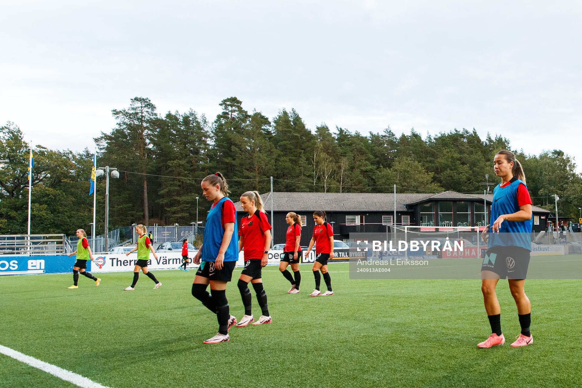 Brommapojkarnas spelare värmer upp