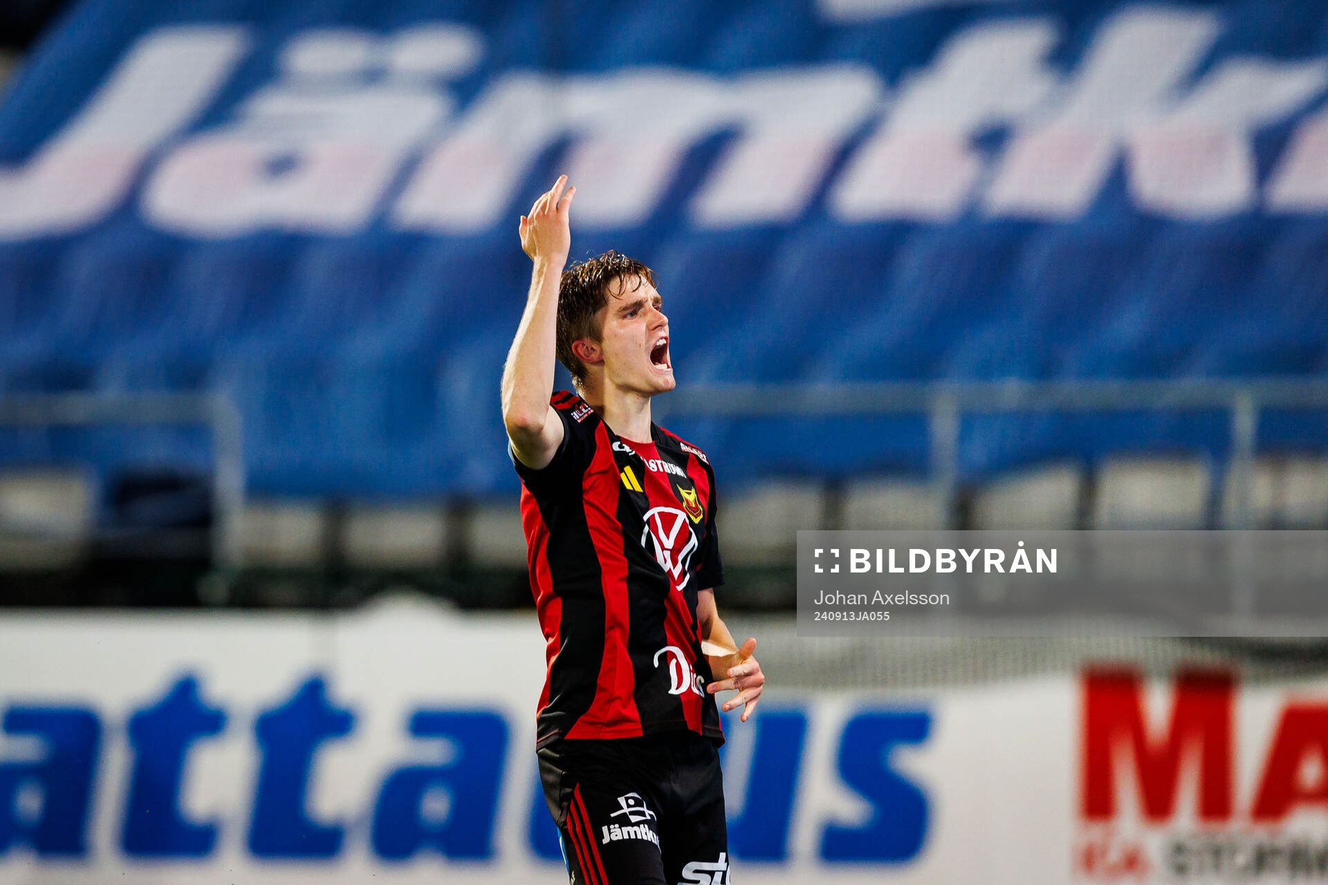 Östersunds Jakob Hedenquist jublar