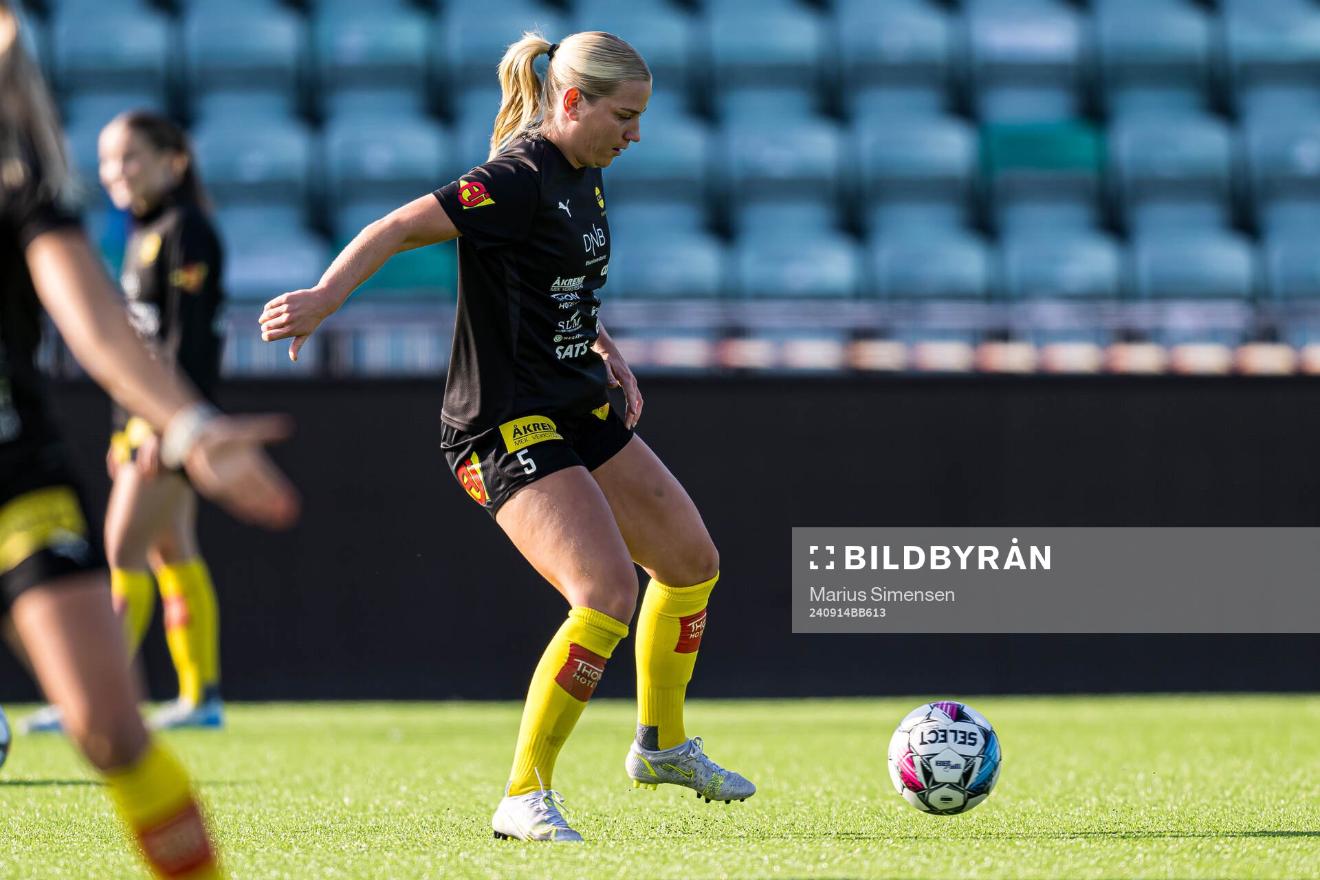 Camilla Huseby of LSK Kvinner warms up