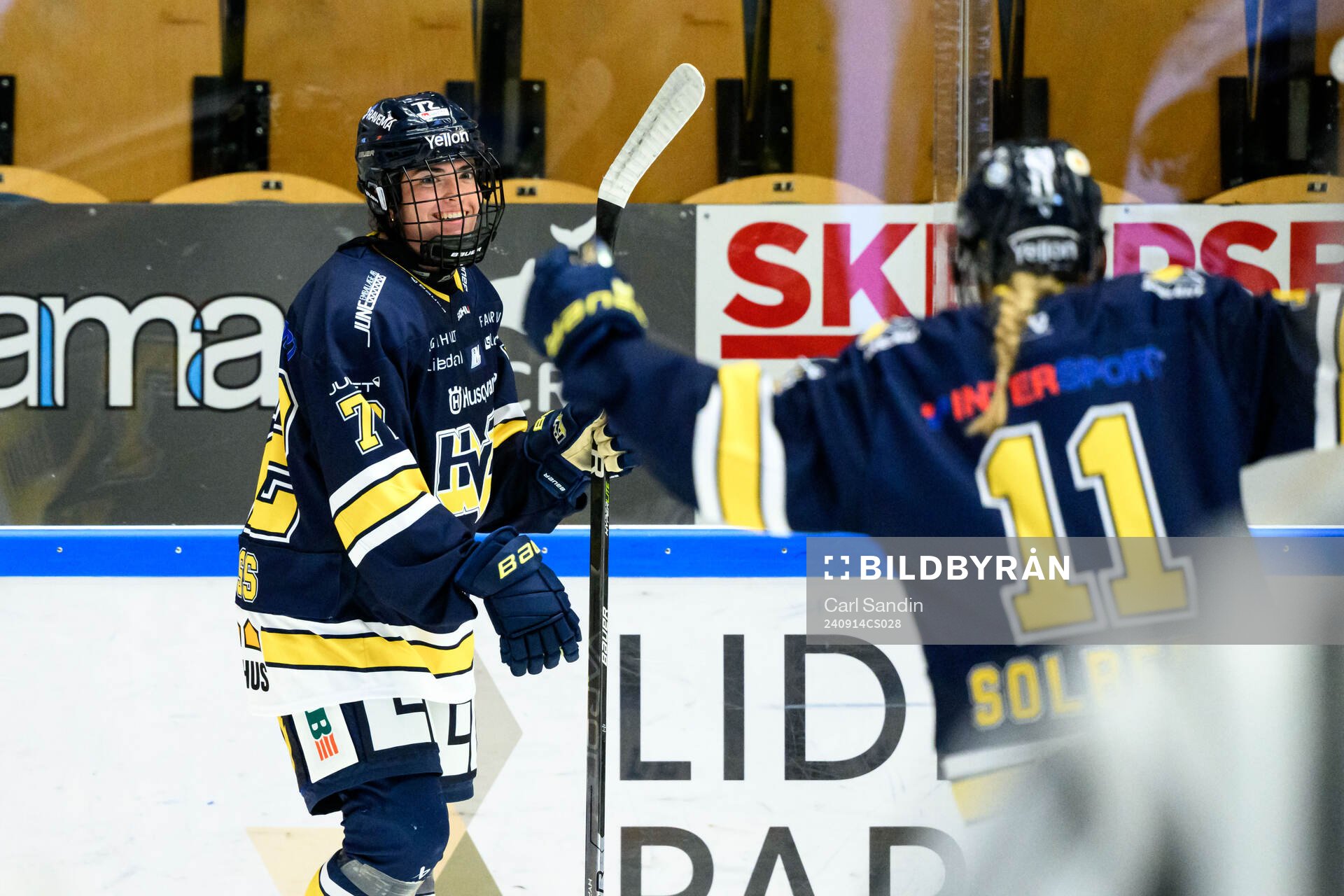 HV71s Rachel Weiss jublar
