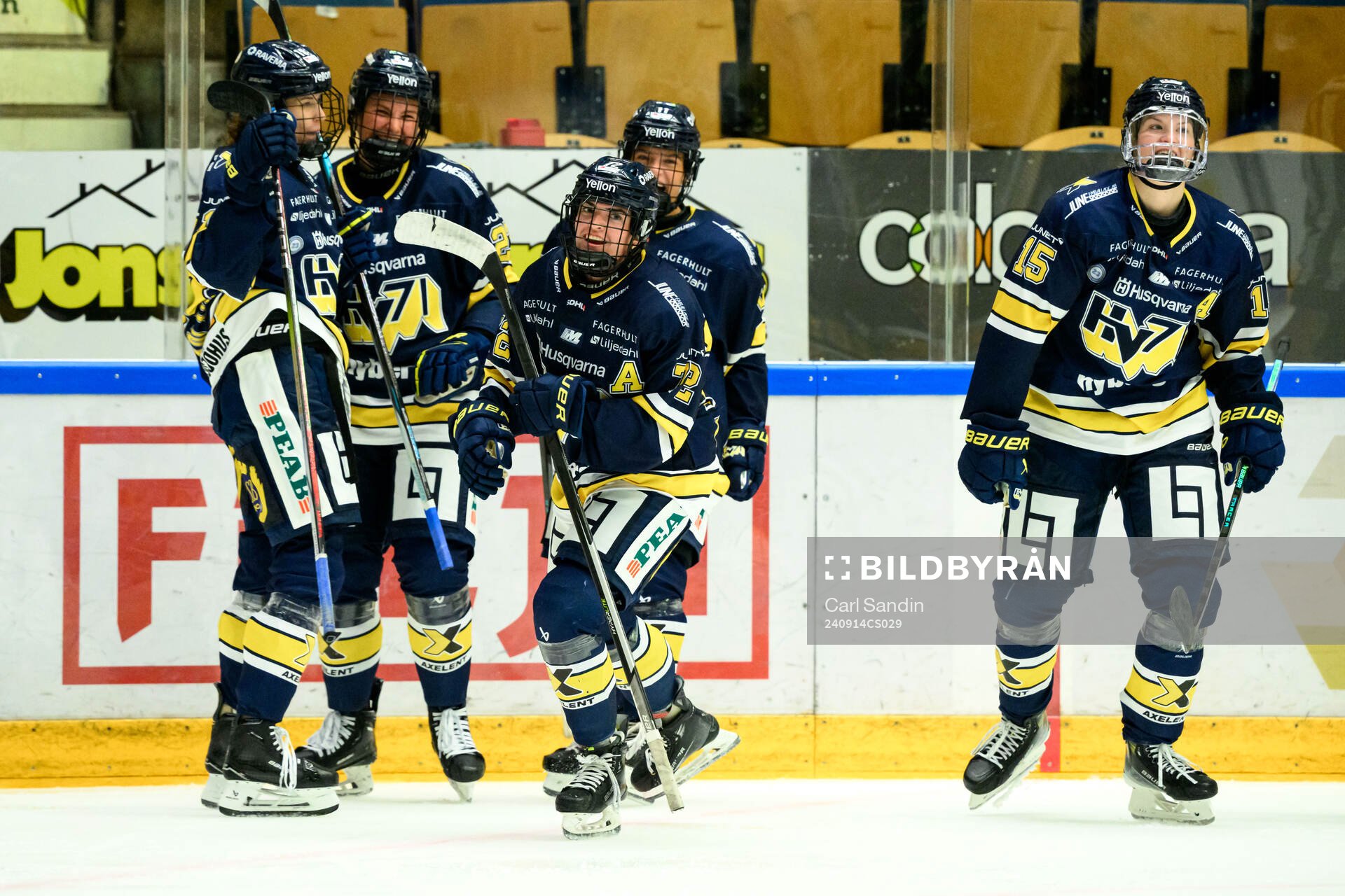 HV71s Rachel Weiss jublar
