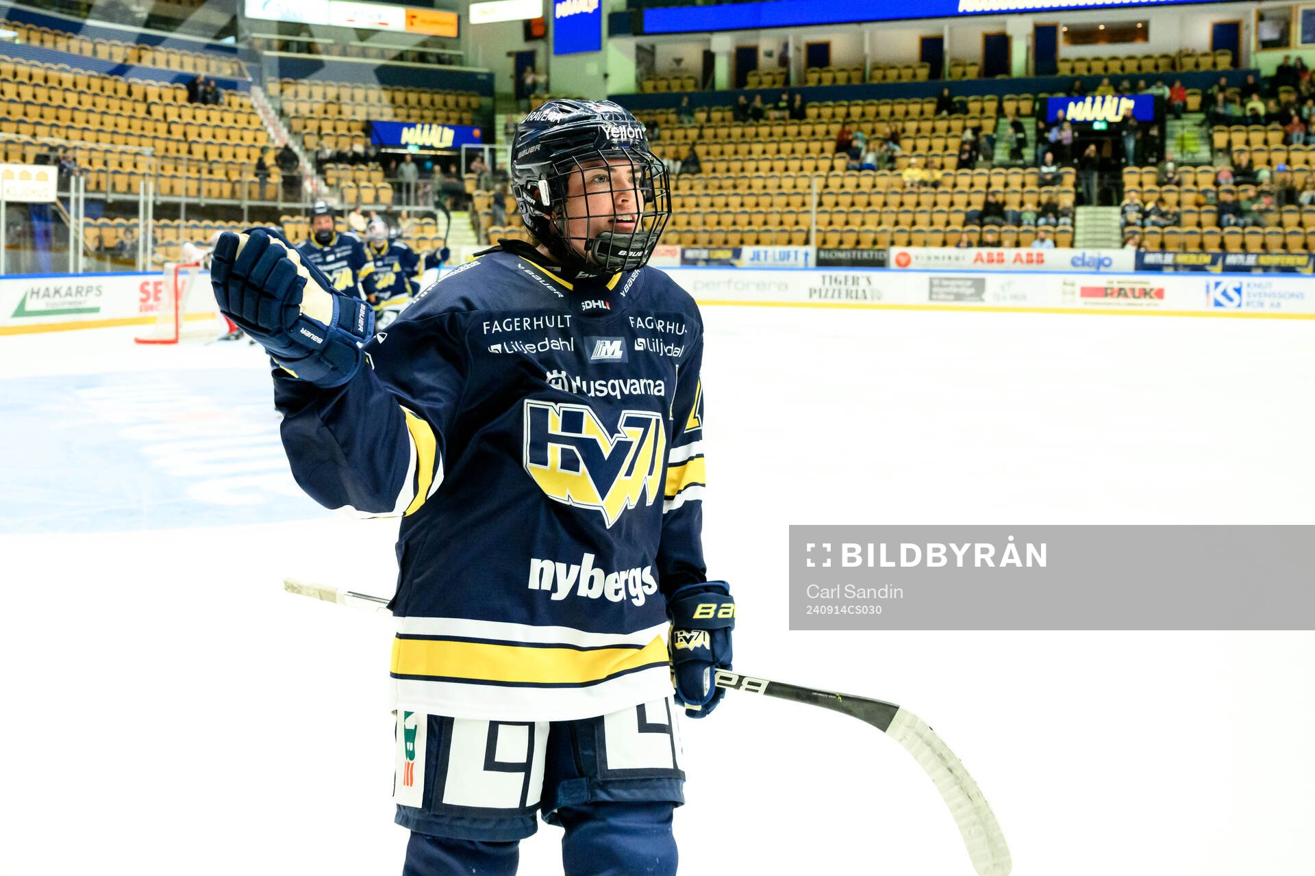 HV71s Rachel Weiss jublar