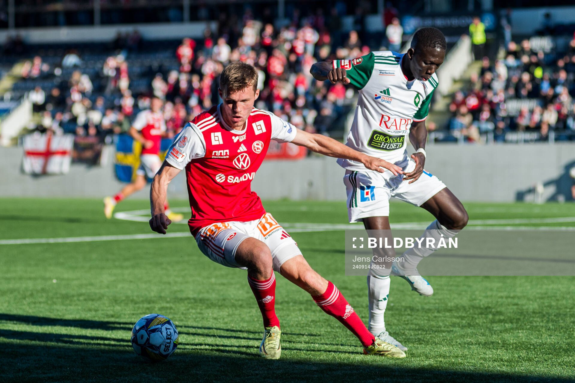 Sandvikens IFs Daniel Söderberg och Skövde AIKs Mamadou
