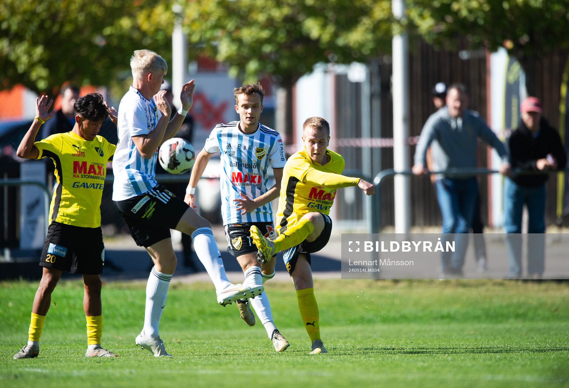Lödde avlossar skott matchen i division 2 mellan IF Lödde