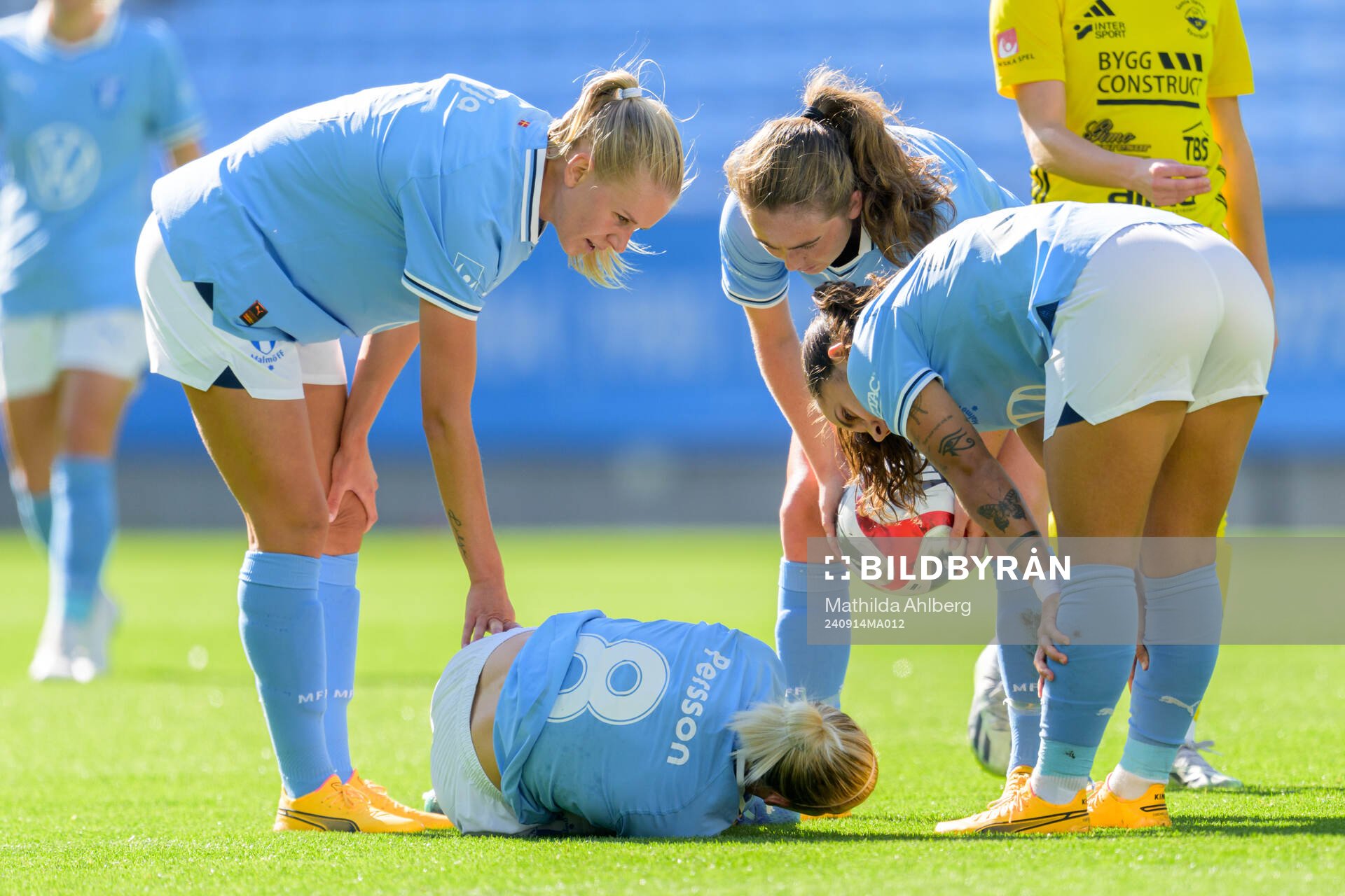Malmö FFs Mia Persson har ont
