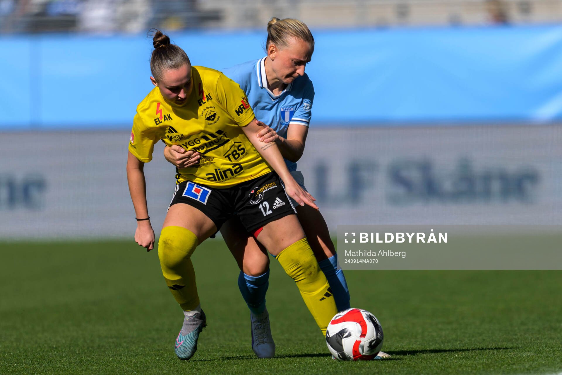 Gamla Upsalas Jennifer Sjösten och Malmö FFs Amanda Kander