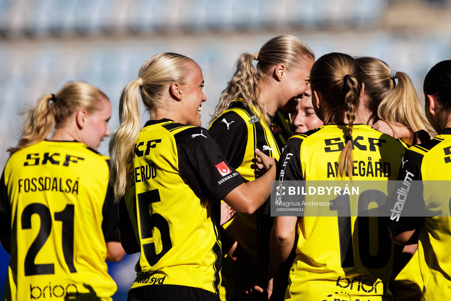 Häckens Alva Selerud jublar