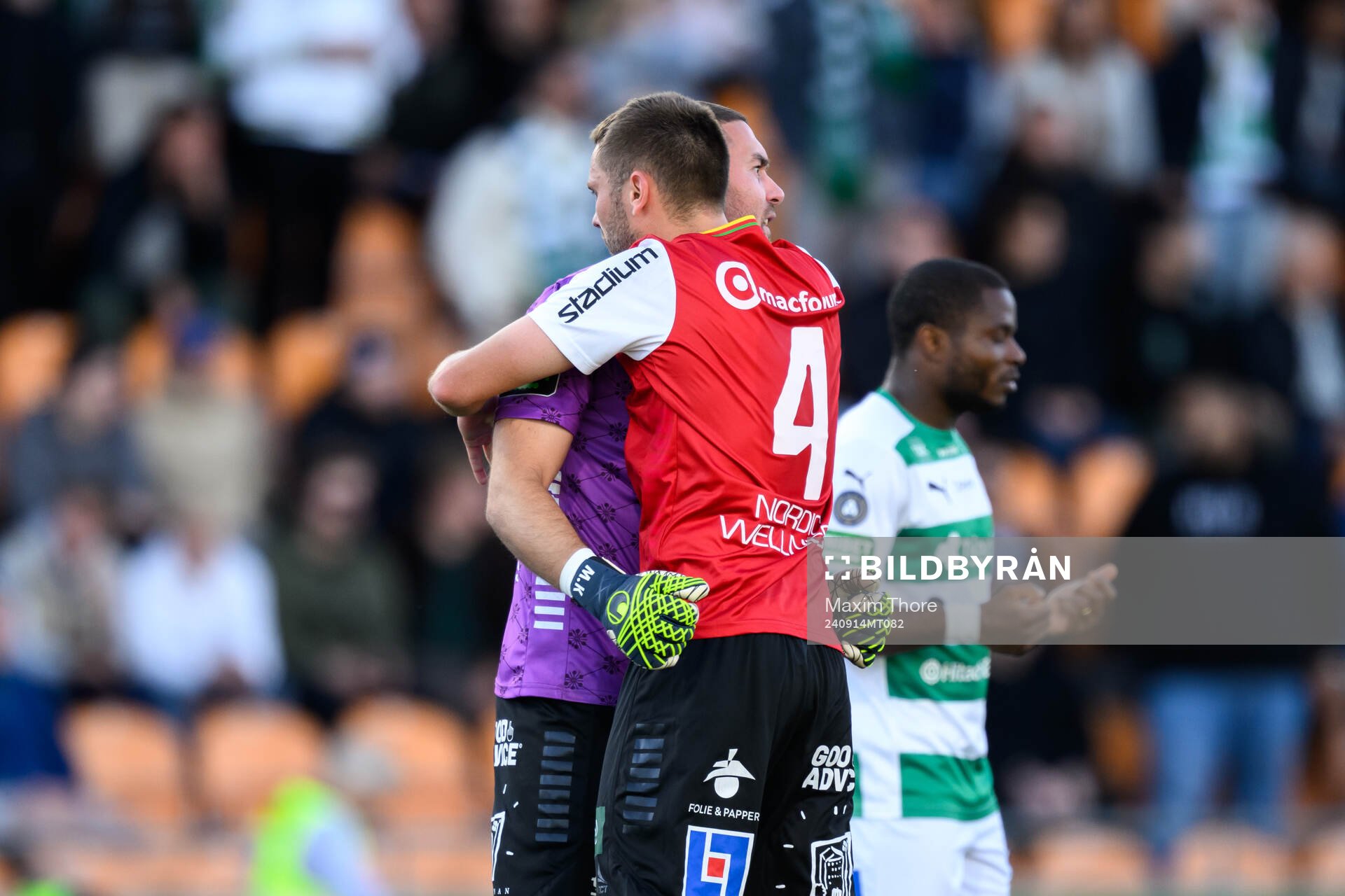 GAIS Mergim Krasniqi och Axel Norén jublar