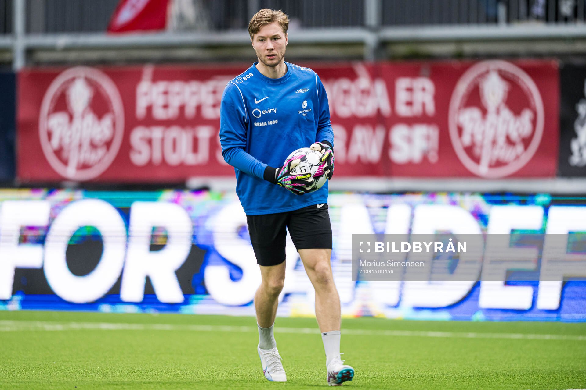 Mathias Dyngeland of Brann warms up