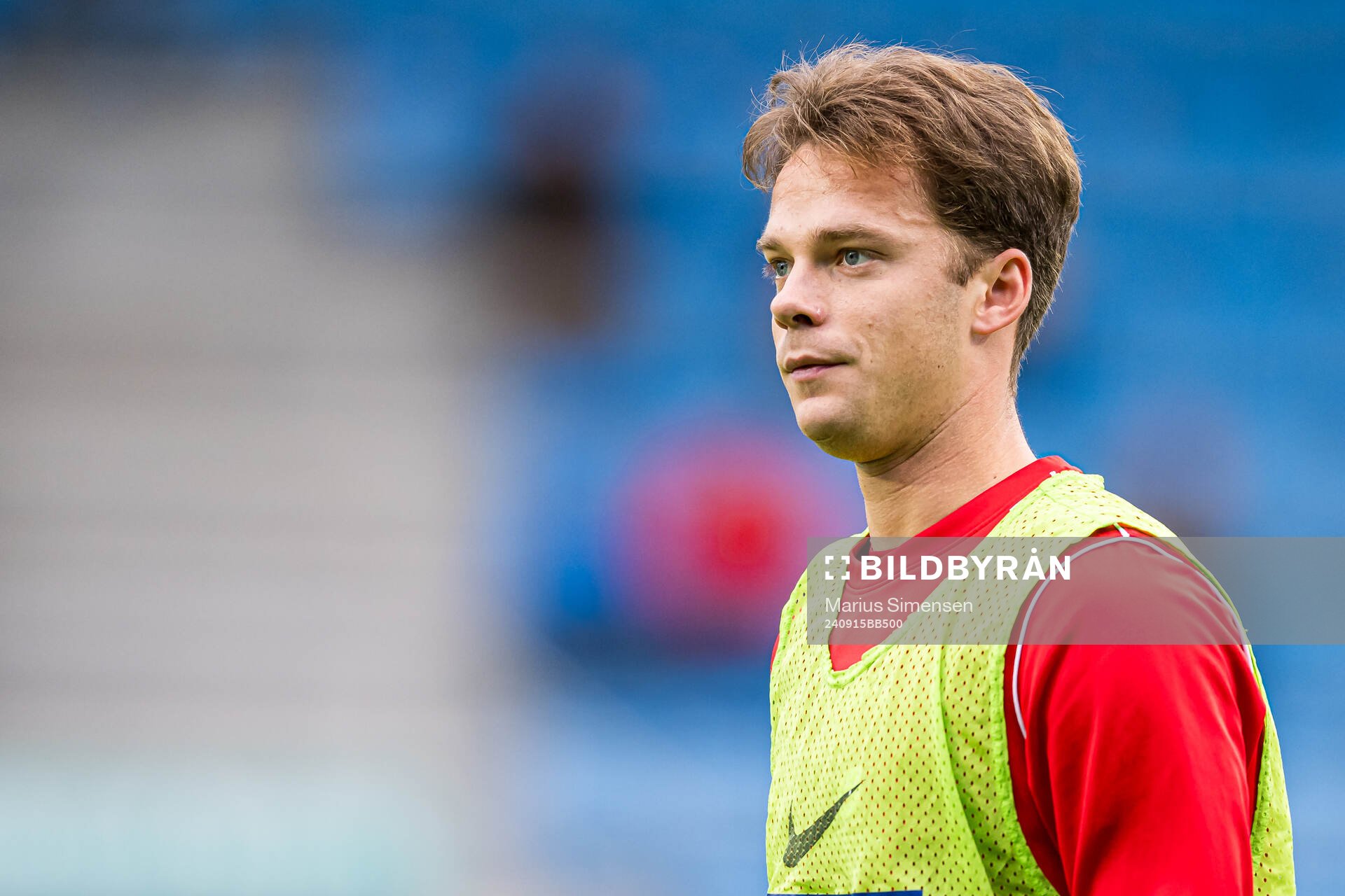 Felix Horn Myhre of Brann warms up