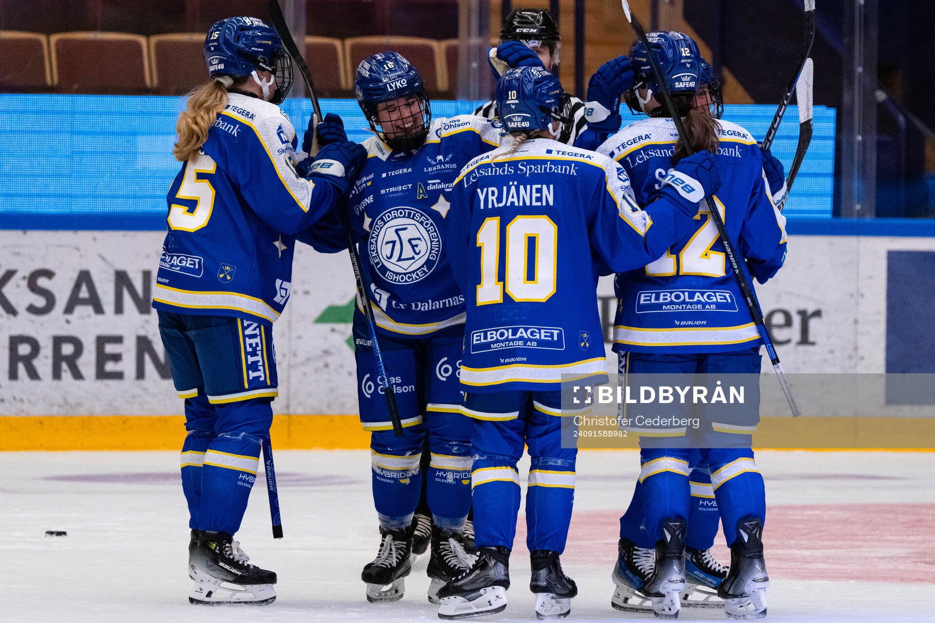 Leksands spelare jublar