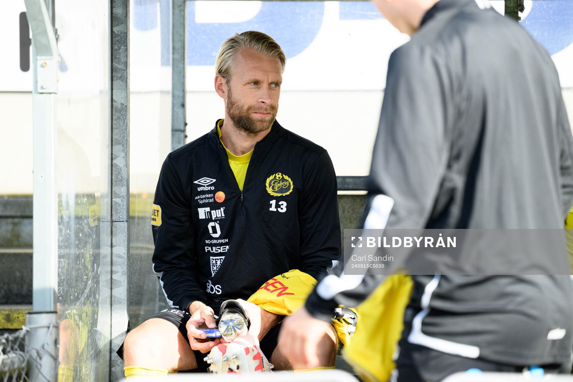 Elfsborgs Johan Larsson på bänken