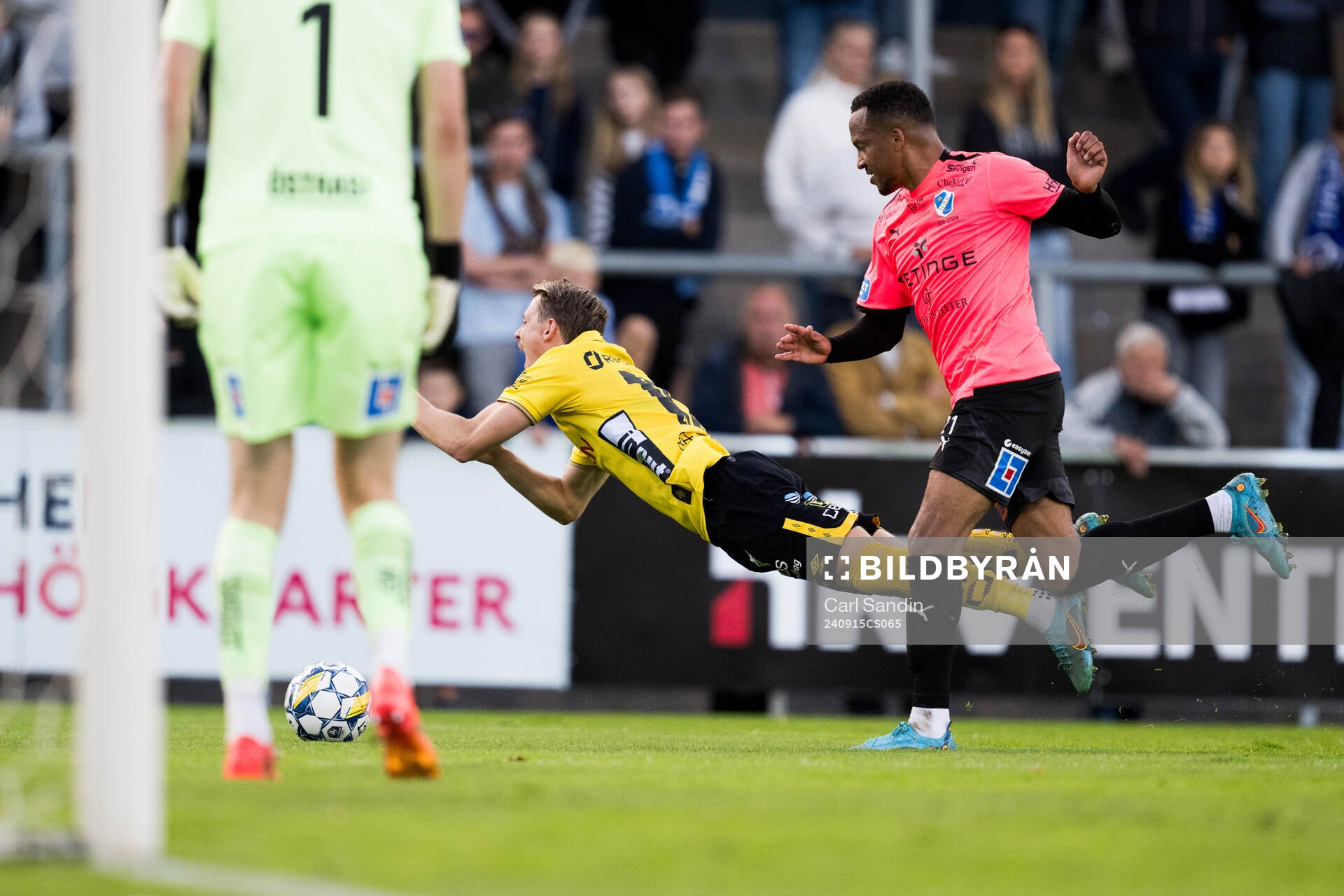 Elfsborgs Simon Hedlund och Halmstads Marcus Olsson
