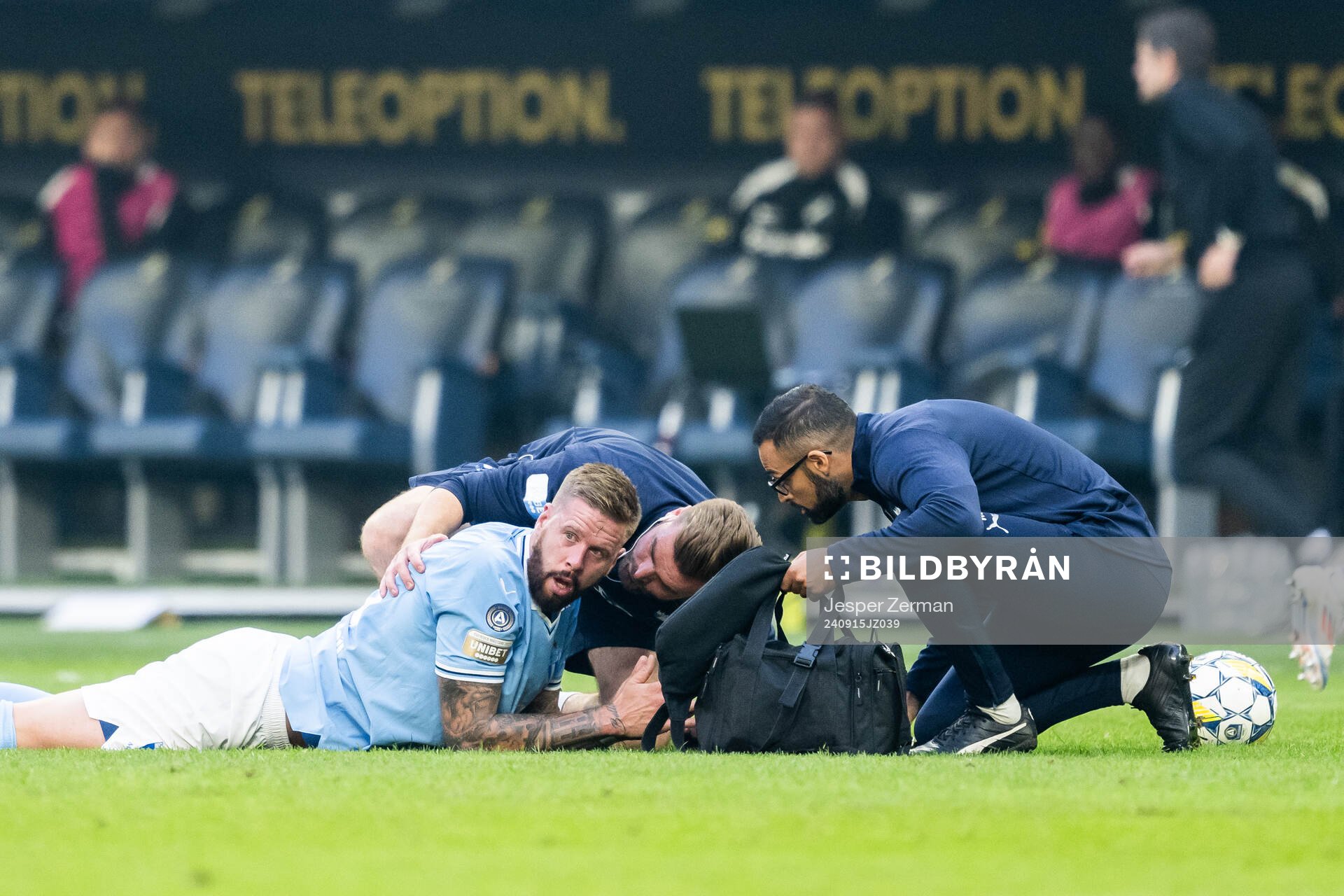 Malmö FFs Pontus Jansson har ont
