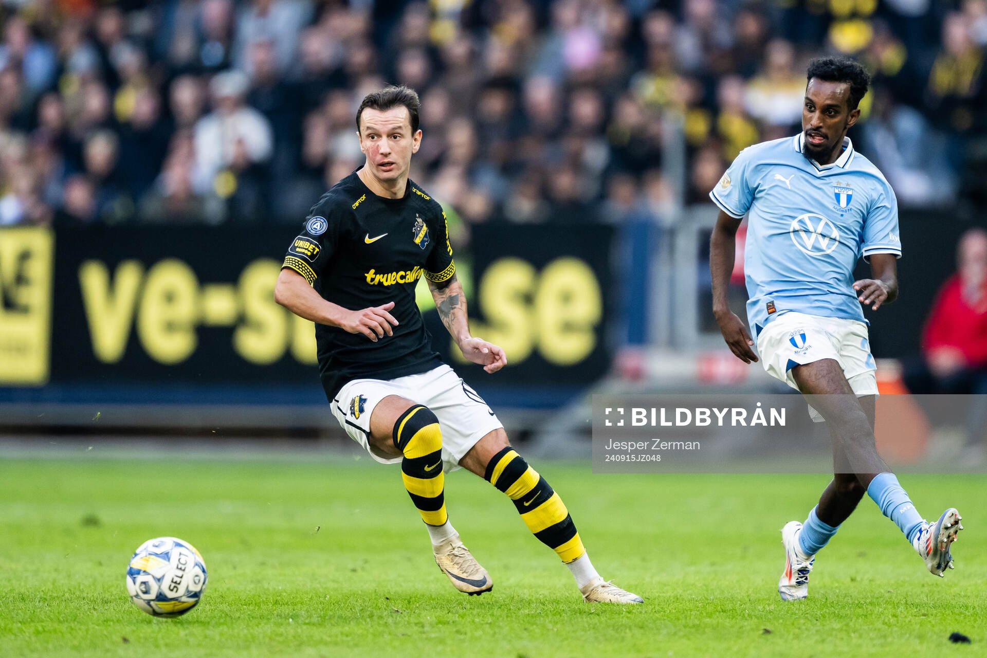 AIKs Bersant Celina och Malmö FFs Taha Ali