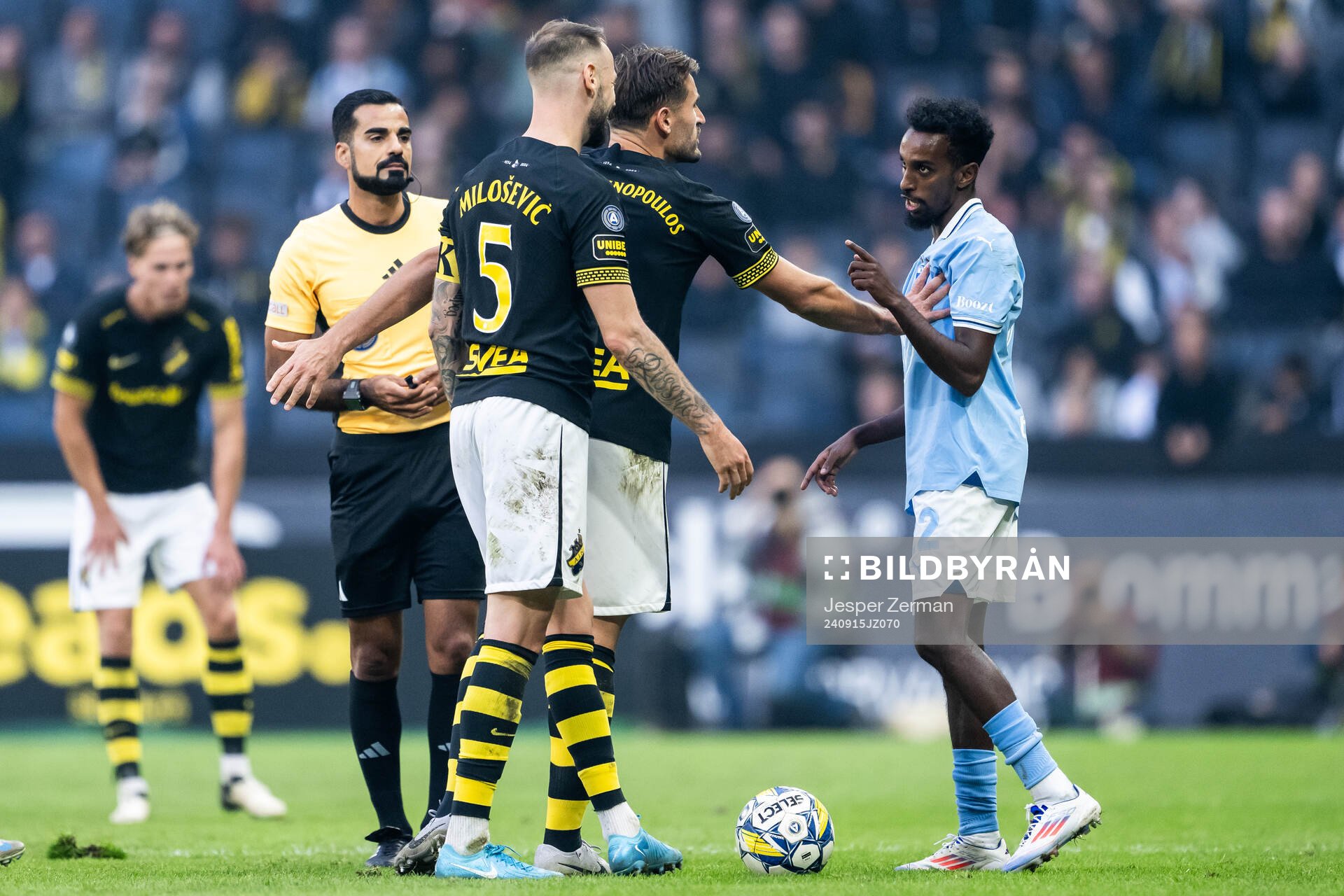 AIKs Alexander Milosevic och Sotirios Papagiannopoulos med