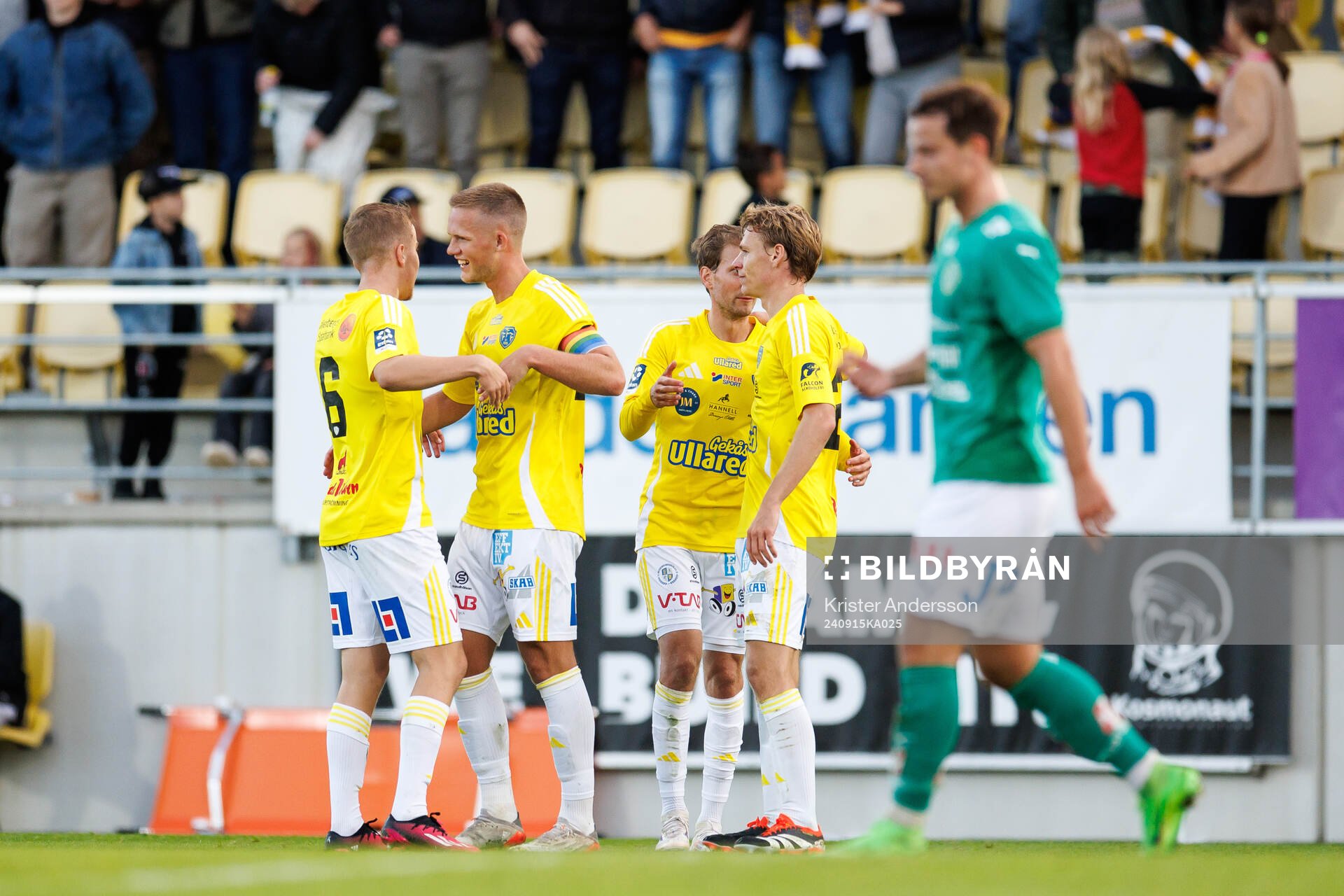 Falkenbergs spelare jublar