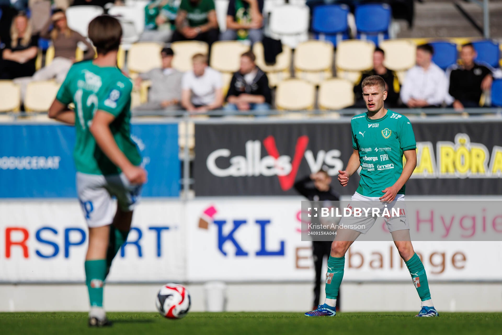 Jönköpings Södras Arvid Eriksson under fotbollsmatchen i Ettan södra mellan Falkenberg och Jönköpings Södra den 15 september 2024 i Falkenberg.