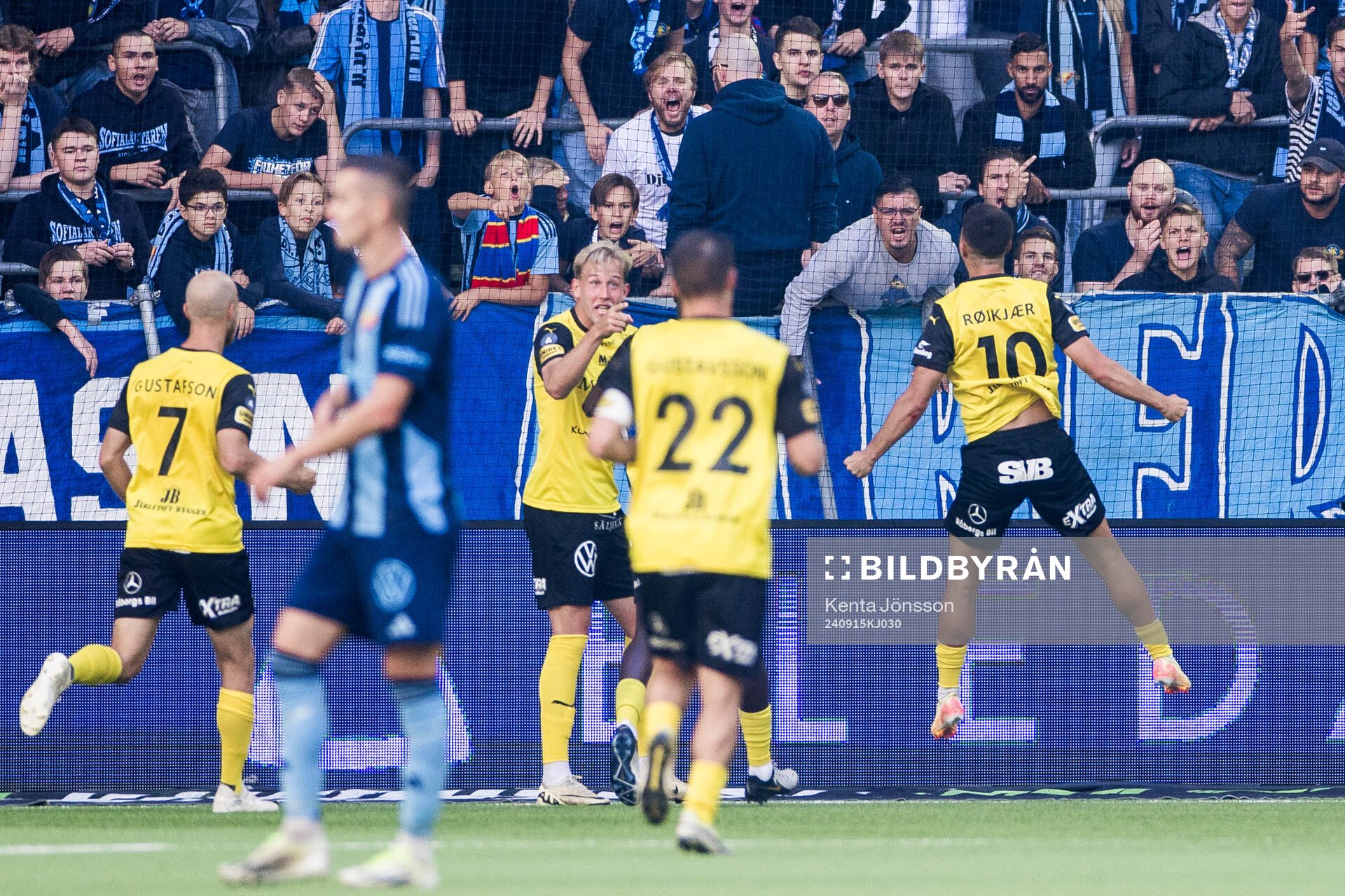 Mjällbys Nicklas Røjkjær jublar
