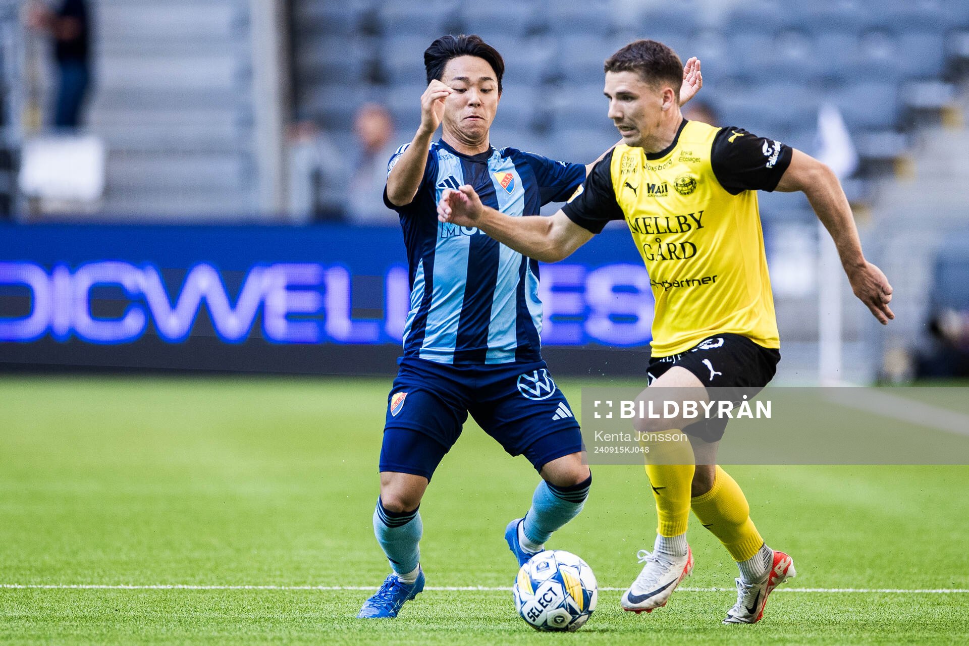 Djurgårdens Keita Kosugi och Mjällbys Timo Stavitski