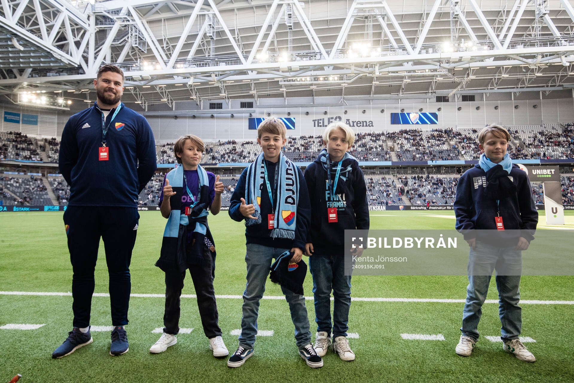 Unga supportrar till Djurgården