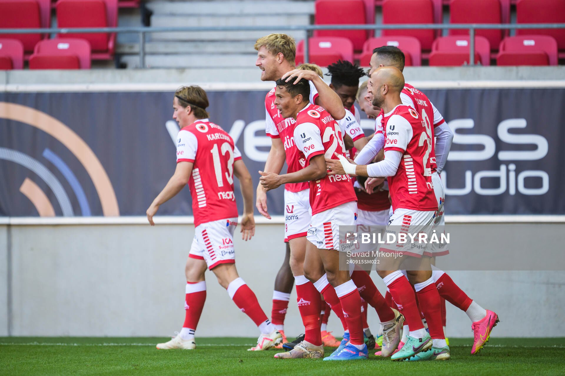 Kalmars Lars Saetra och Romario Pereira Sipiao jublar