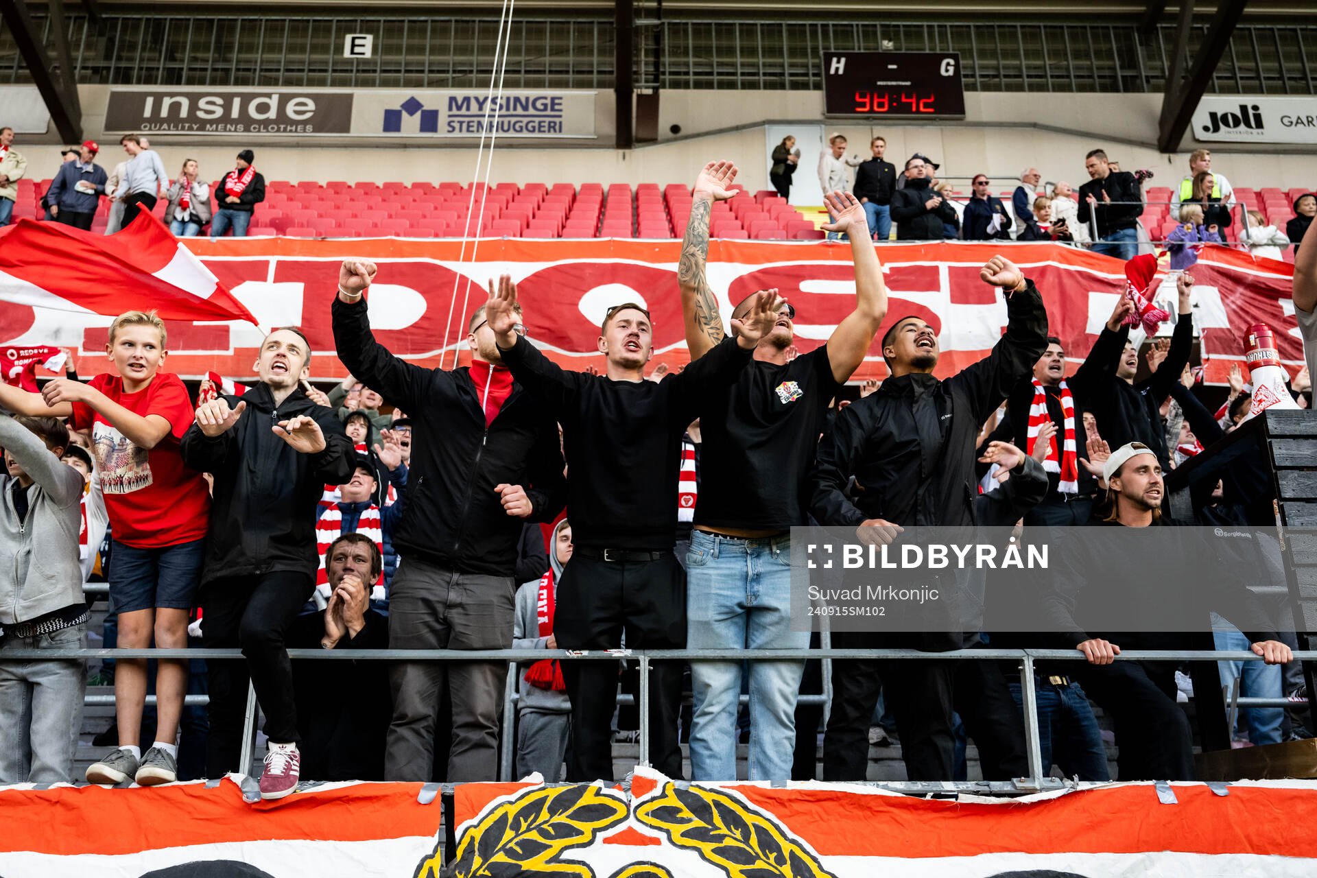 Kalmars supportrar jublar