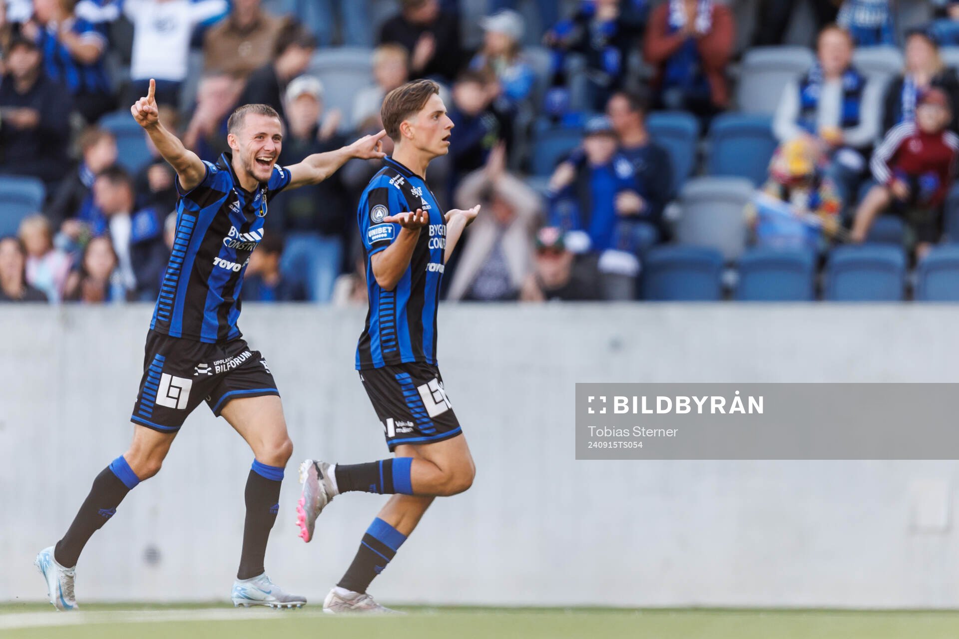 Sirius Melker Heier och Adam Vikman jublar