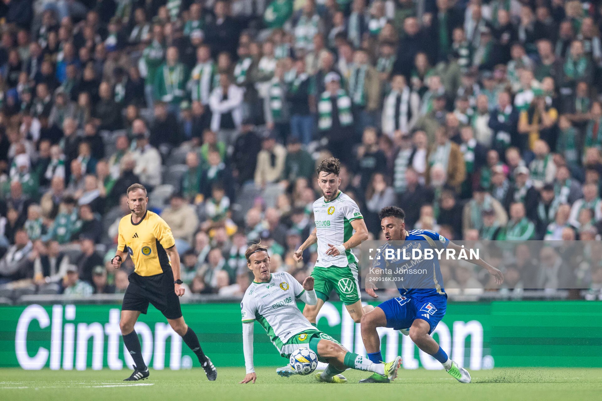Hammarbys Markus Karlsson och IFK Norrköpings Moutaz