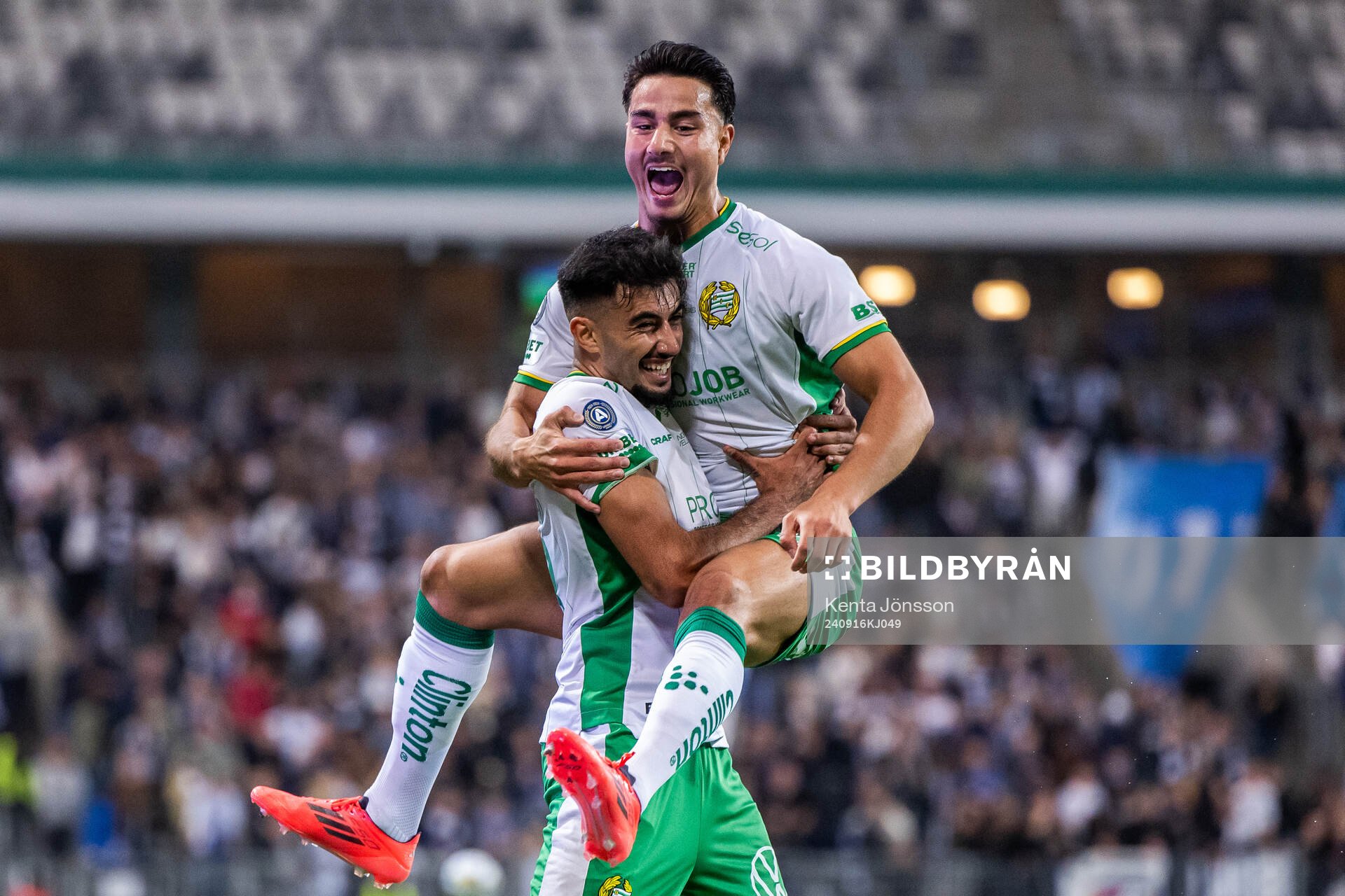 Hammarbys Jusef Erabi gör 1-0 och jublar med Montader