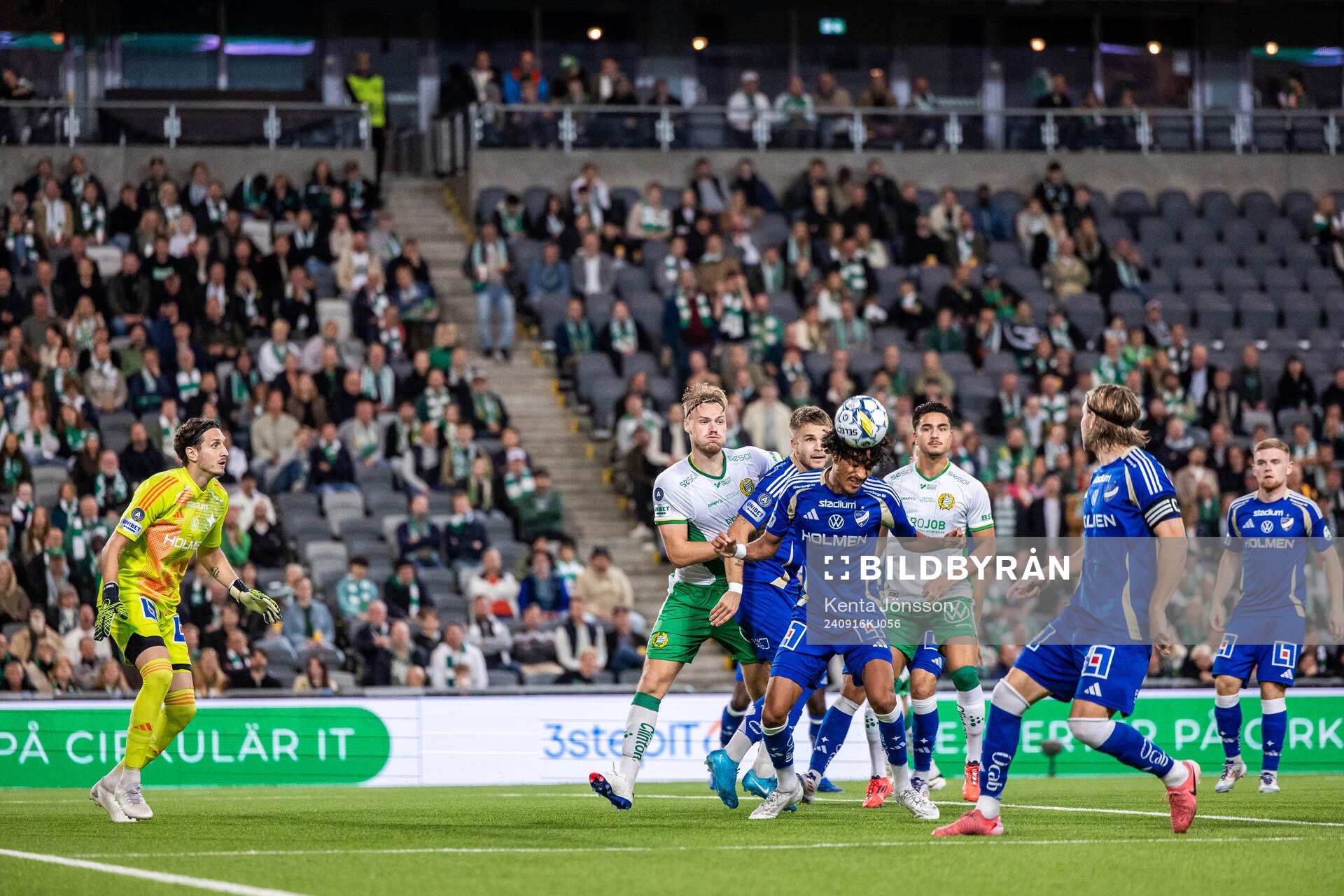 Hammarbys Victor Eriksson och IFK Norrköpings Jesper Ceesay