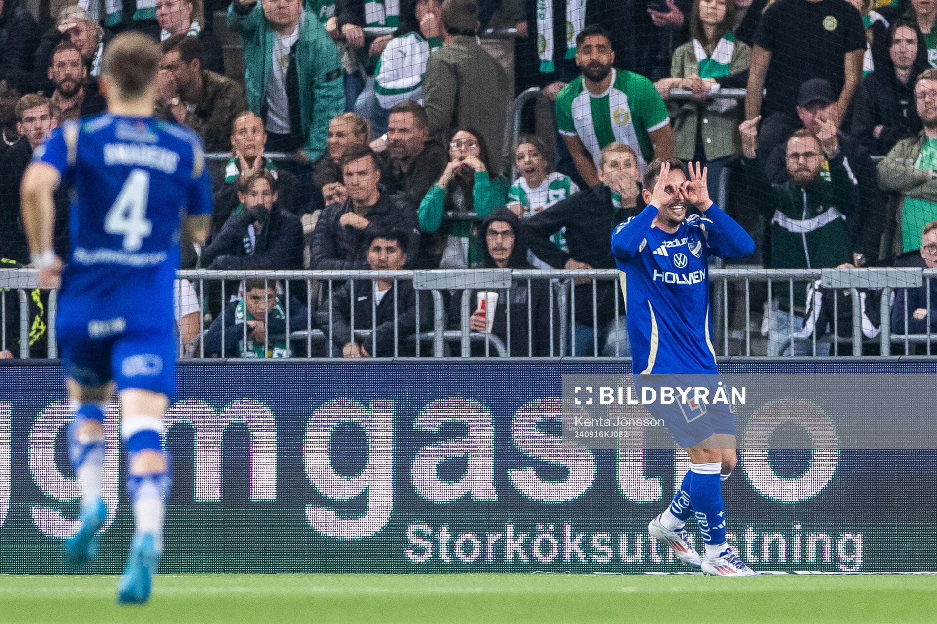 IFK Norrköpings Vito Hammershöy-Mistrati jublar