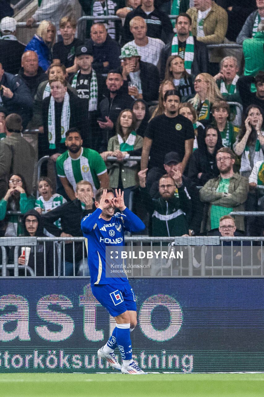 IFK Norrköpings Vito Hammershöy-Mistrati jublar efter att han kvitterat till 1-1 under fotbollsmatchen i Allsvenskan mellan Hammarby och IFK Norrköping den 16 september 2024 i Stockholm.