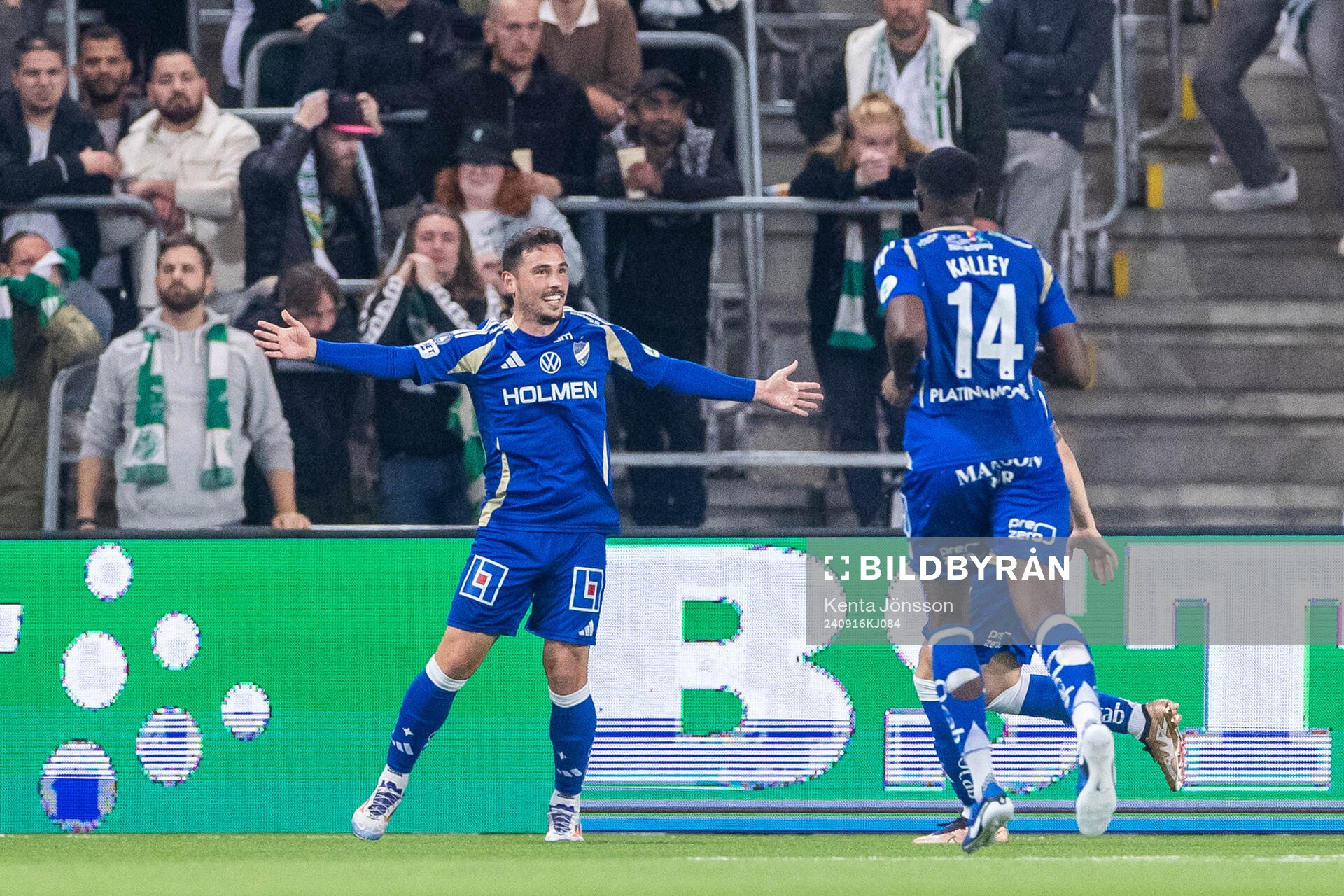 IFK Norrköpings Vito Hammershöy-Mistrati jublar