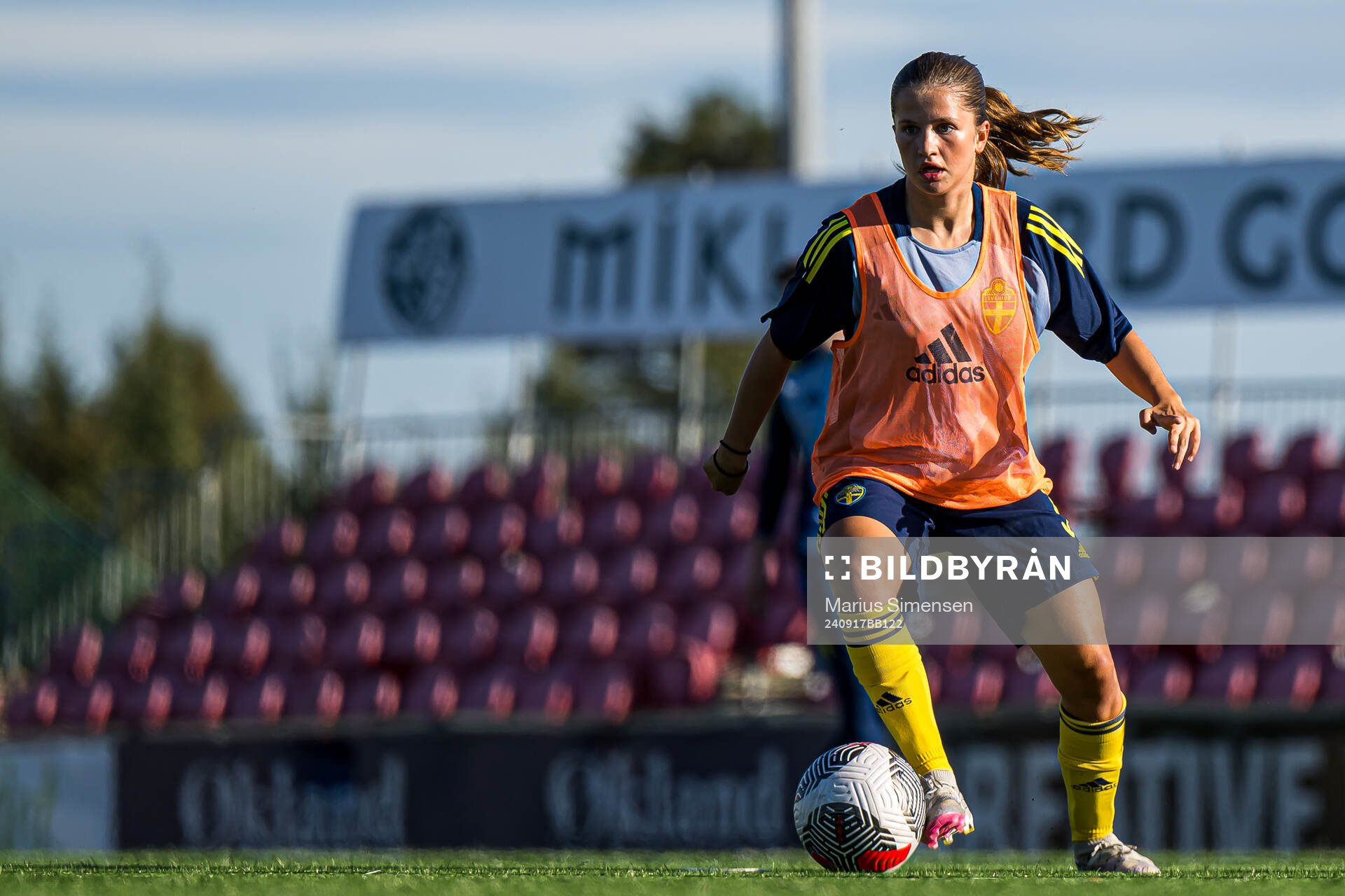 Ella Edstrand of Sweden warms up ahead of the under 15 friendly match between Norway and Sweden on September 17, 2024 in Jessheim.