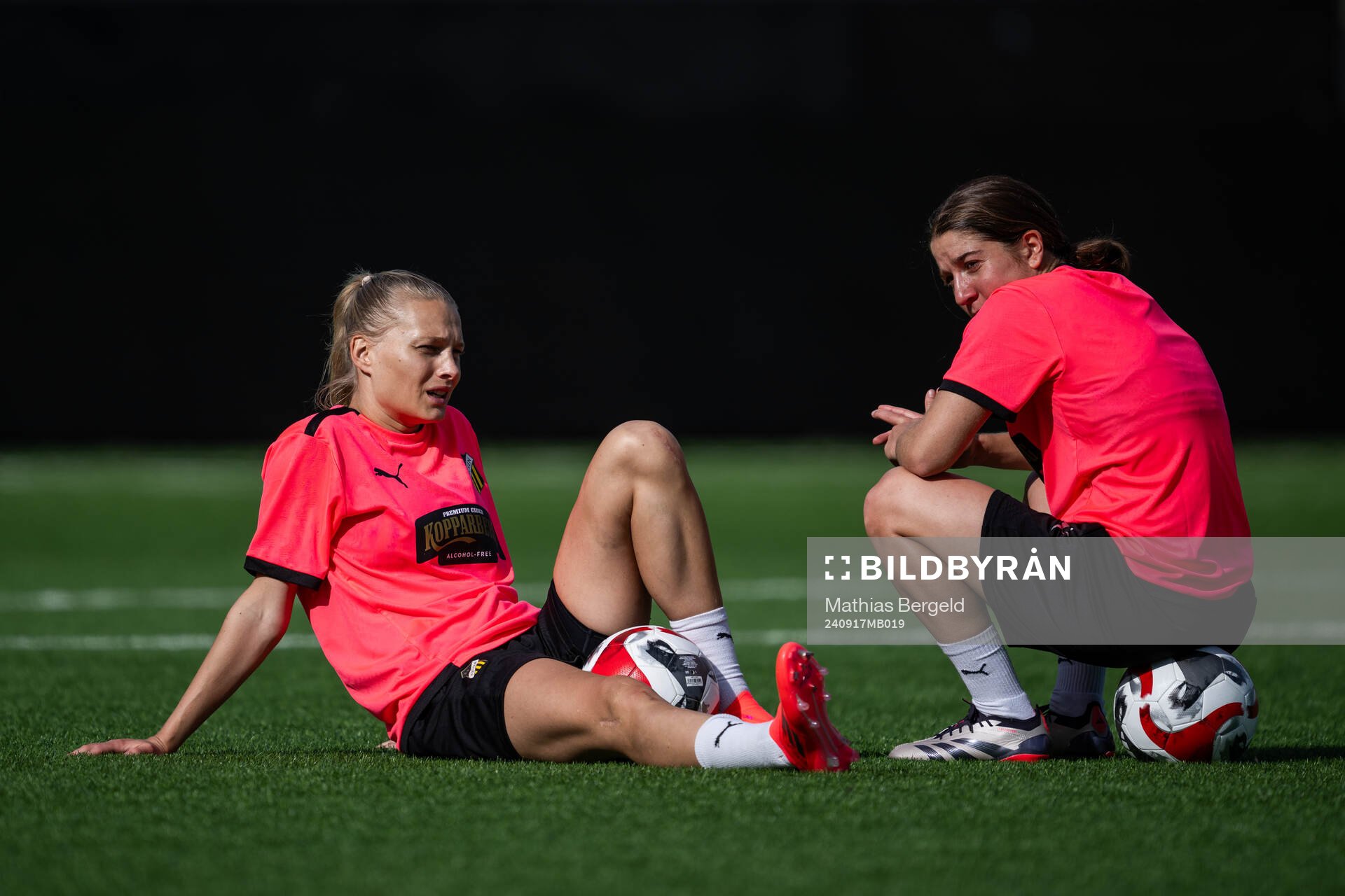 Stine Larsen and Ruby Grant