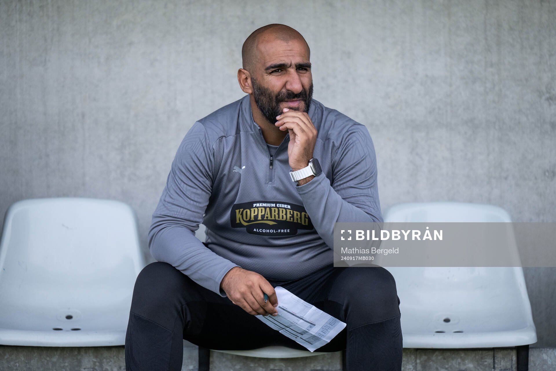 Head coach Mak Lind