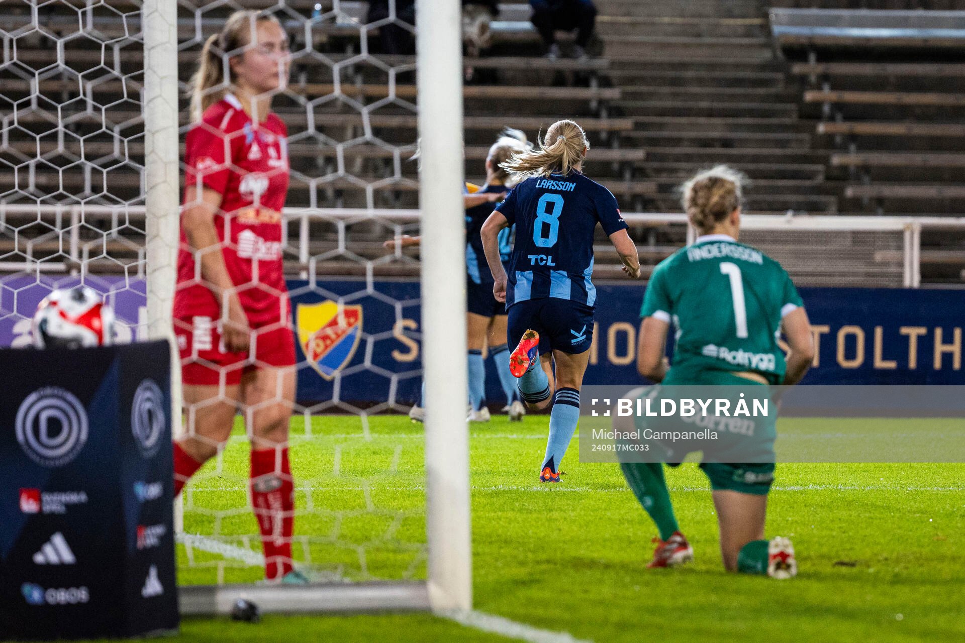Djurgårdens Mimmi Larsson jublar