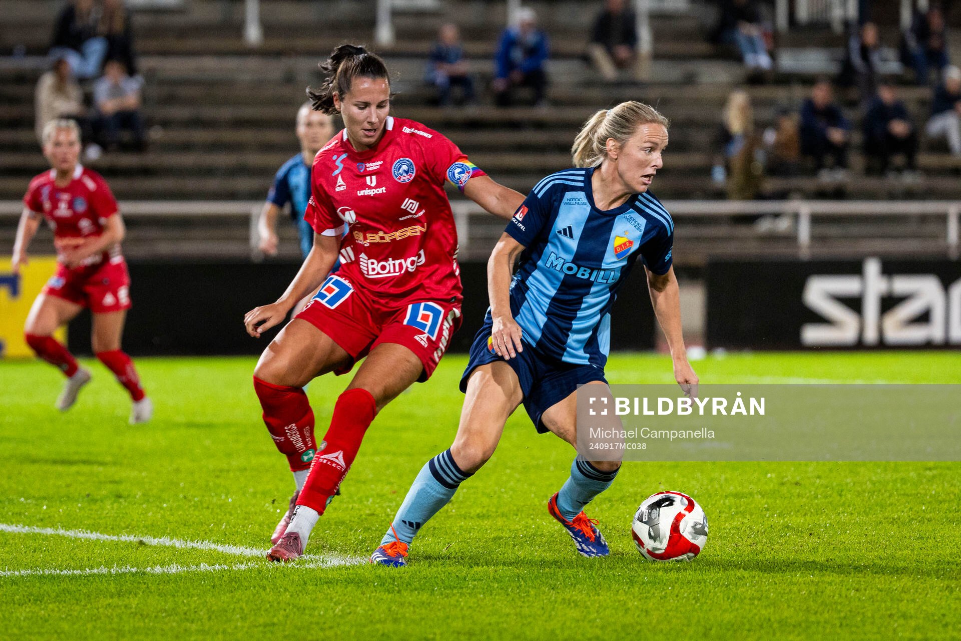 Linköpings Nellie Karlsson och Djurgårdens Mimmi Larsson