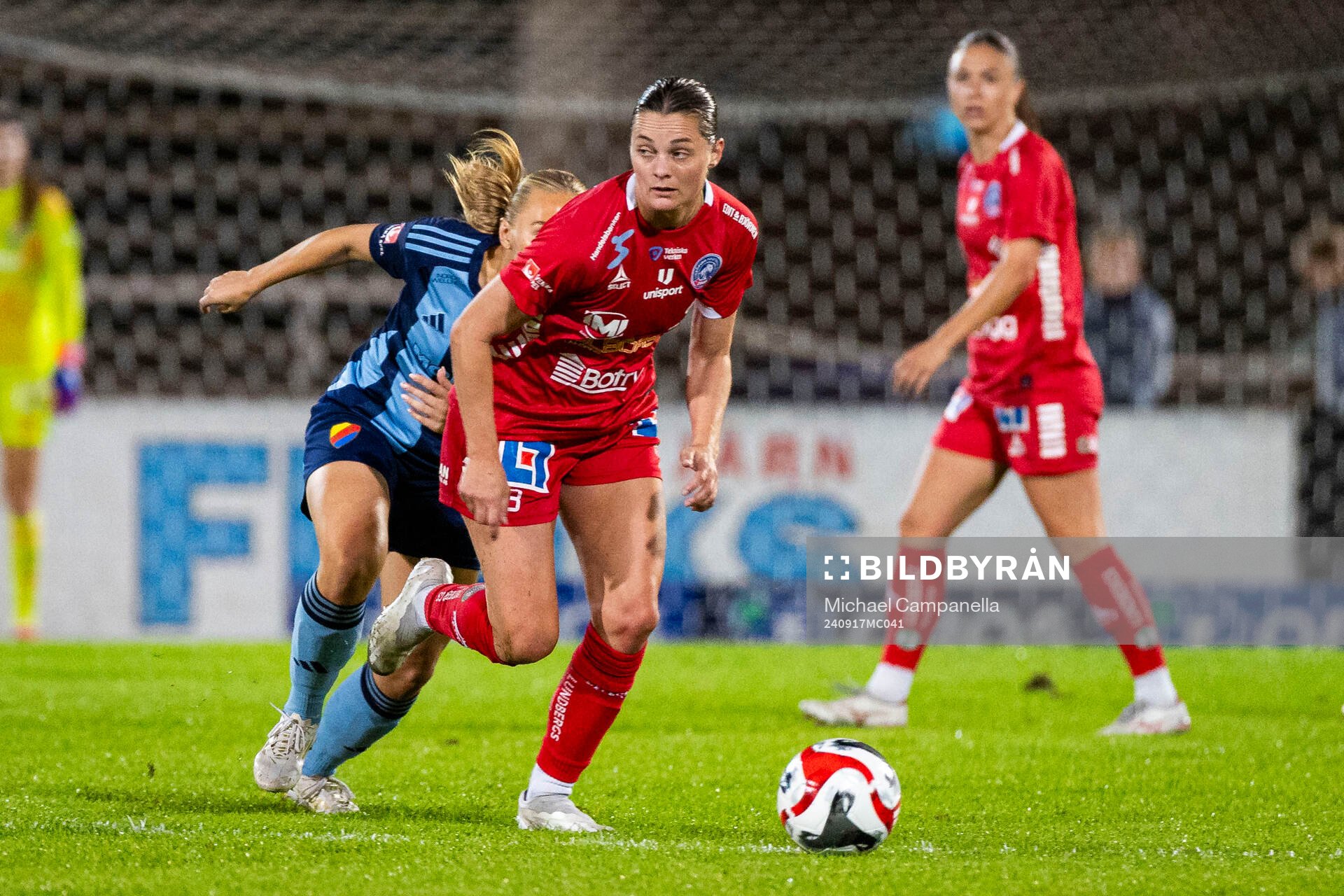 Linköpings Eshly Bakker under fotbollsmatchen i Damallsvenskan mellan Djurgården och Linköping den 17 september 2024 i Stockholm.