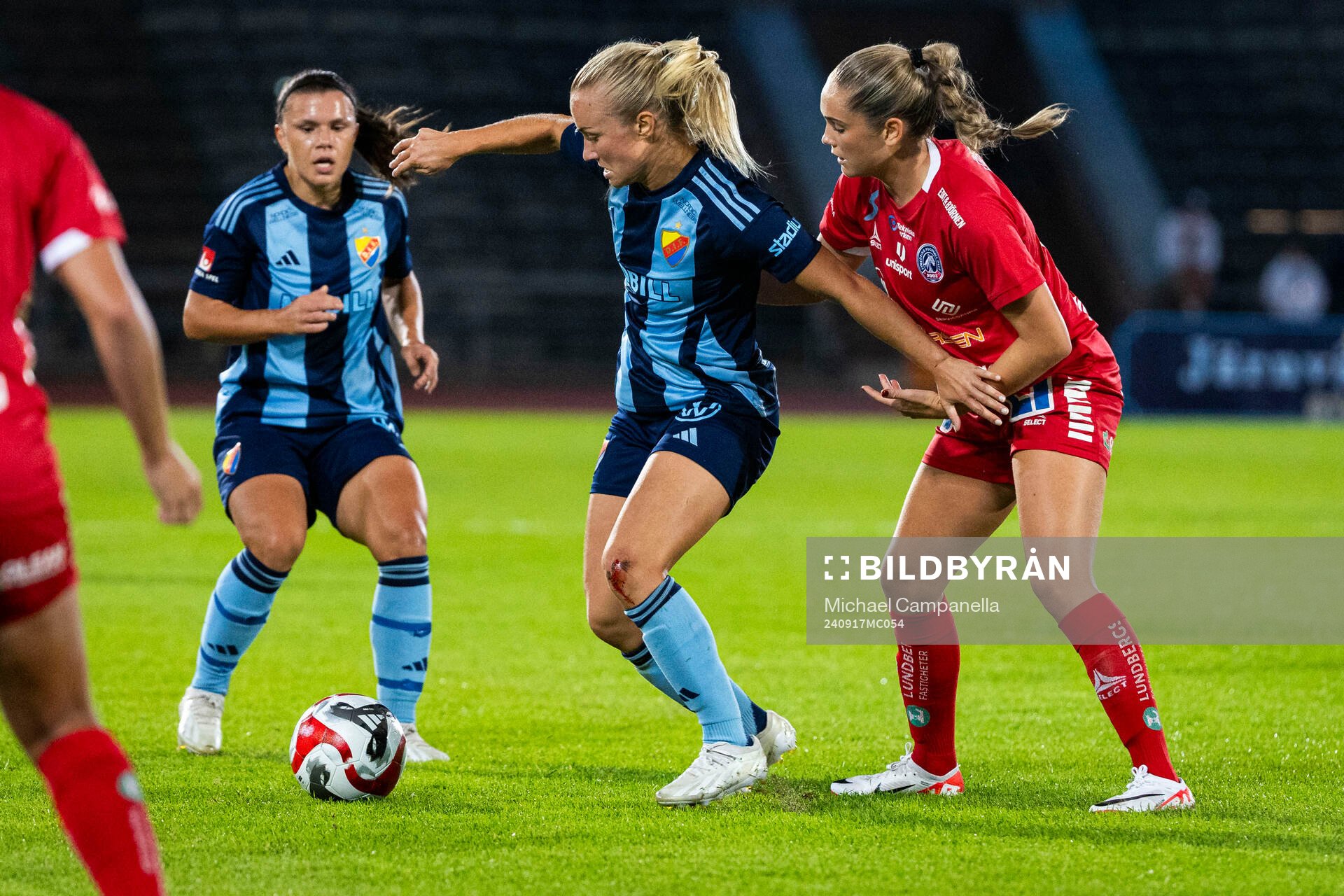 Djurgårdens Tove Almqvist och Linköpings Sara Eriksson