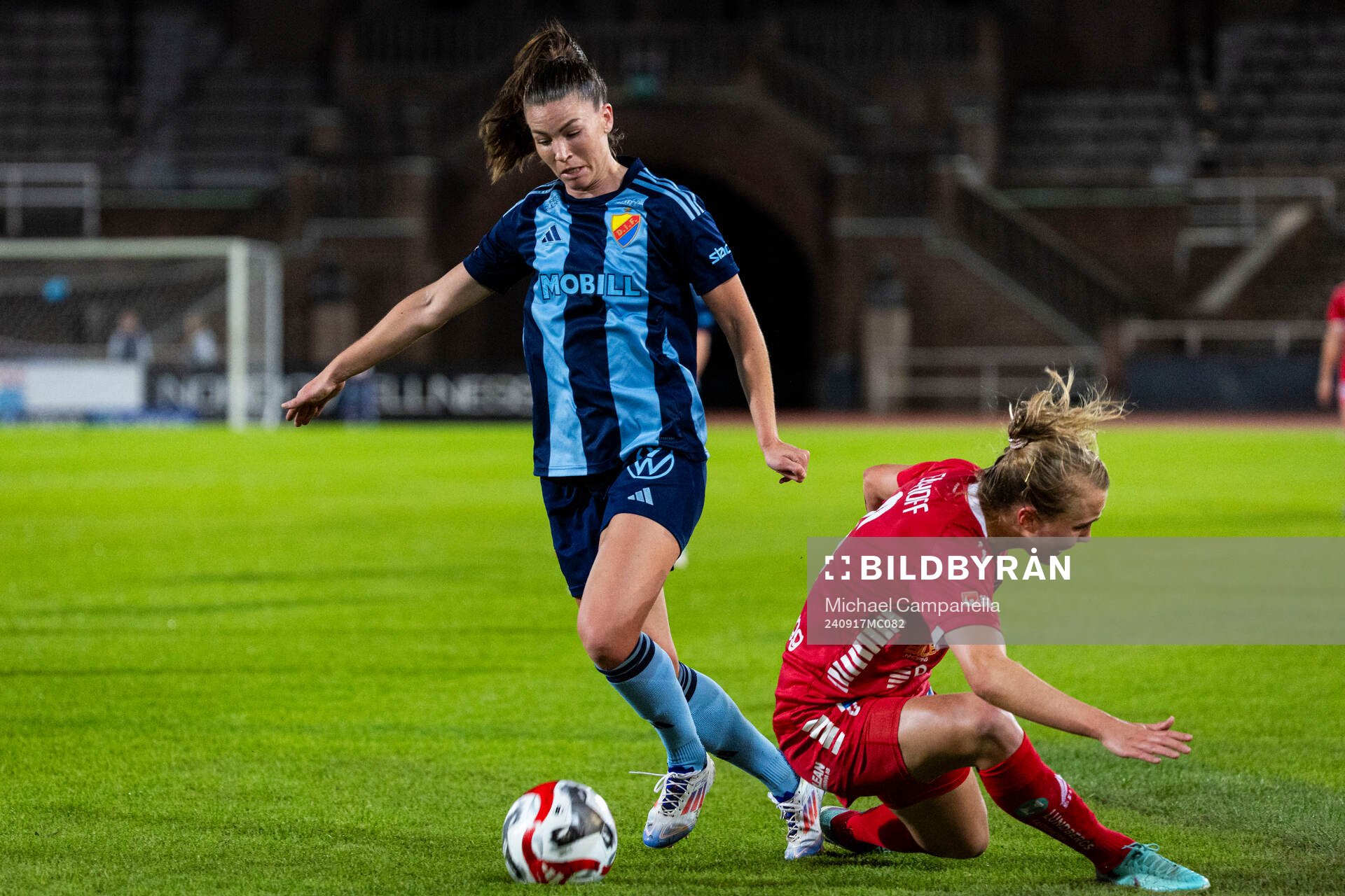 Djurgårdens Pauline Hammarlund och Linköpings Noor