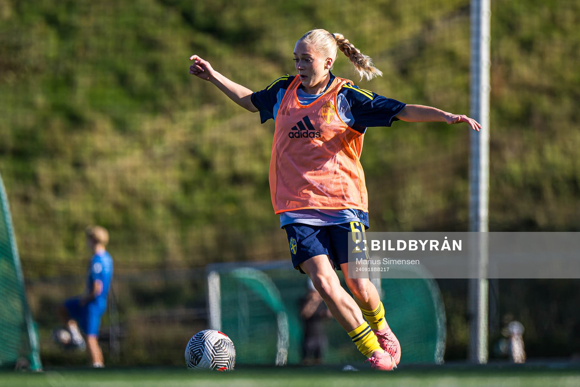 Doris Petz of Sweden warms up ahead of the under 16 friendly match between Norway and Sweden on September 18, 2024 in Lillestrøm.