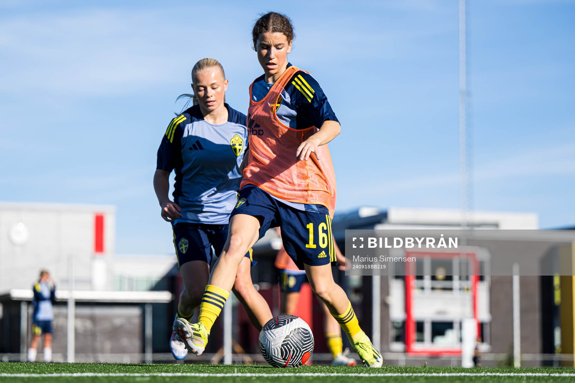 Inés Lorenius of Sweden warms up