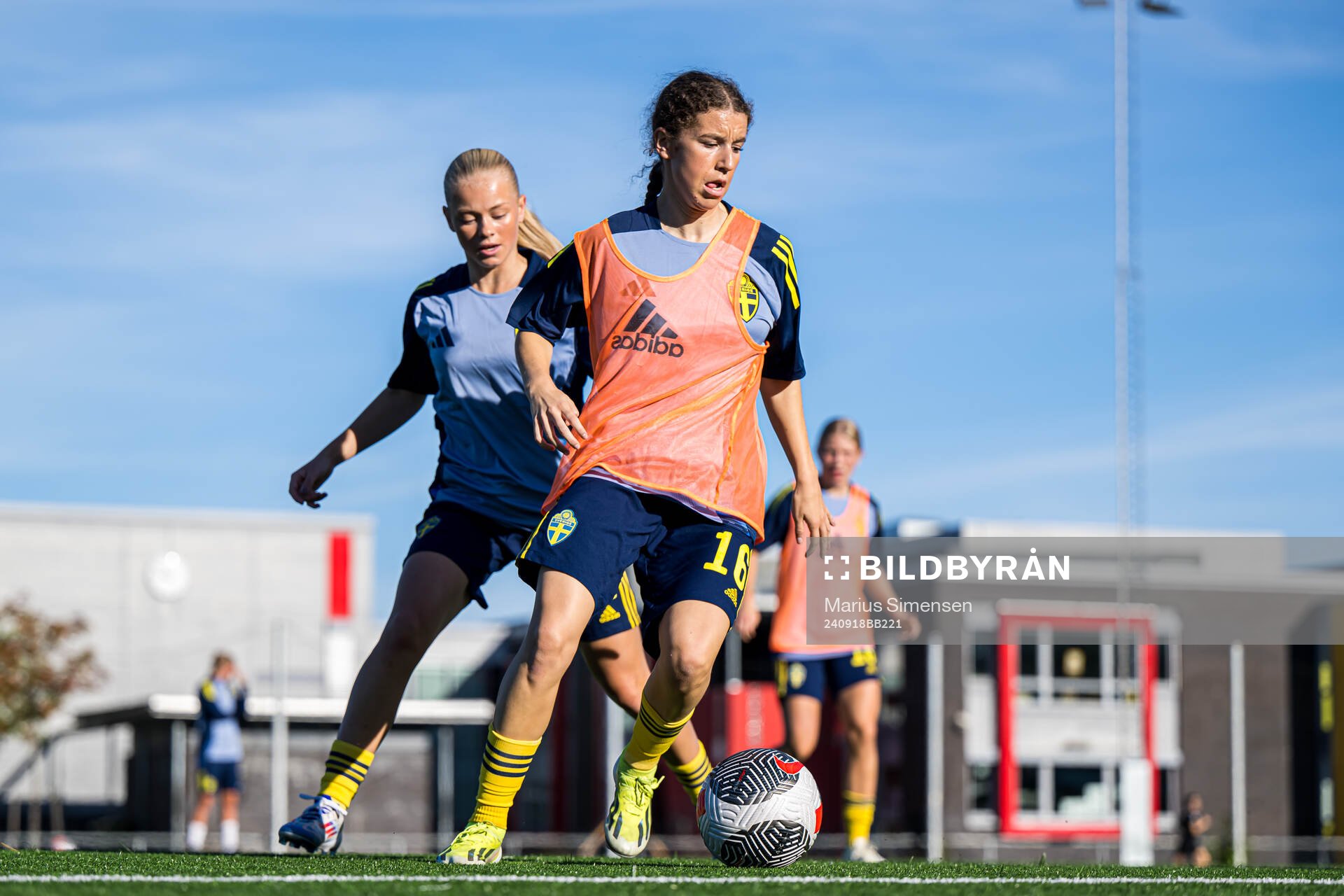 Inés Lorenius of Sweden warms up