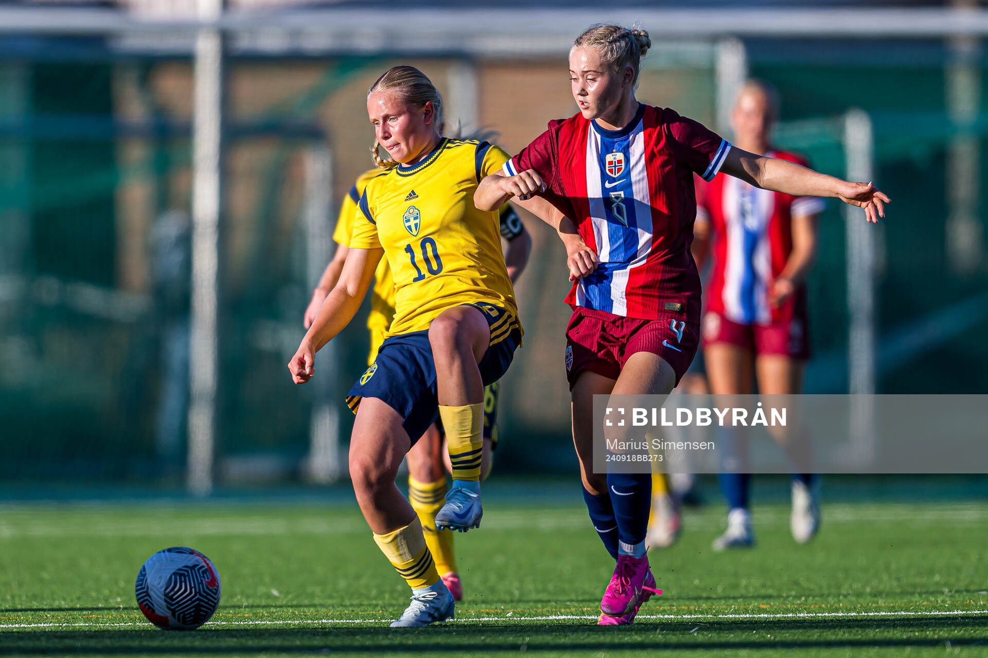 Nova Selin of Sweden and Tomine Enger of Norway